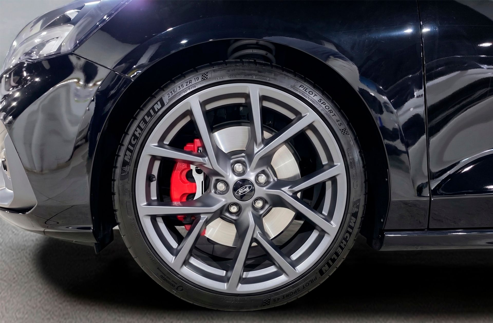 Ford Focus 2.3 EcoBoost ST - foto 40