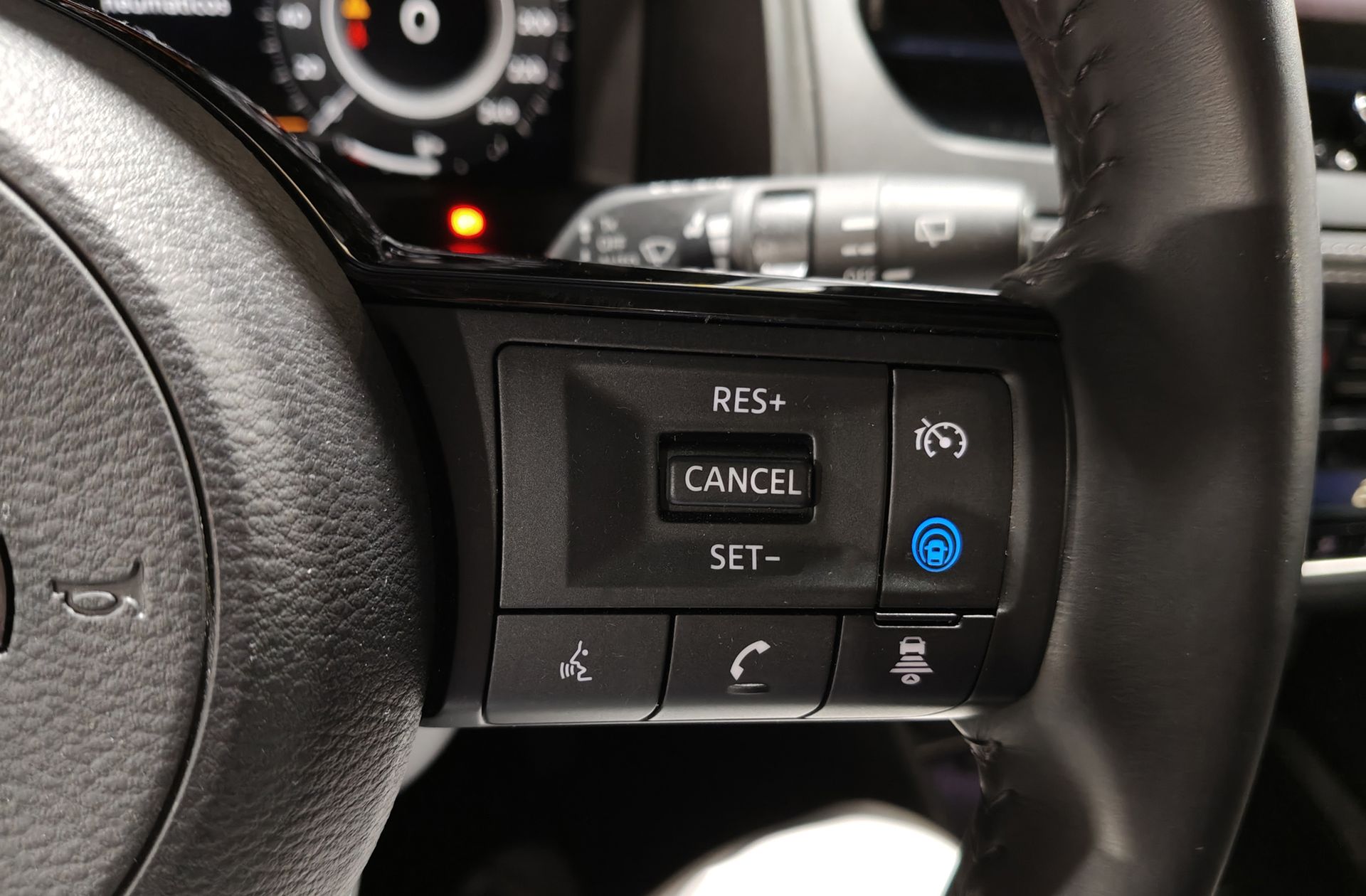 Nissan Qashqai DIG-T 140 N-Connecta - foto 27