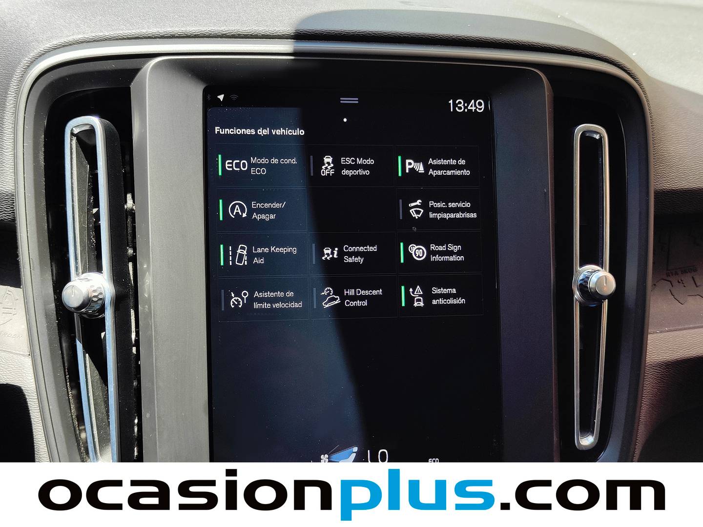 Equipamiento del Volvo XC40 Volvo XC40 T3 Momentum Core (163 CV)