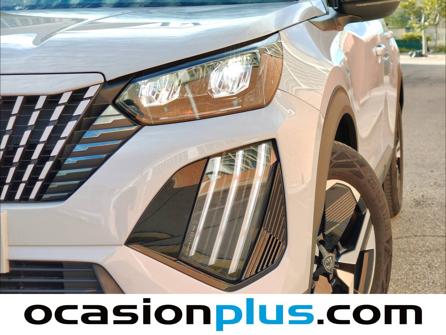 Foto Peugeot 2008 Peugeot 2008 Allure Hybrid eDCS6 (136 CV)