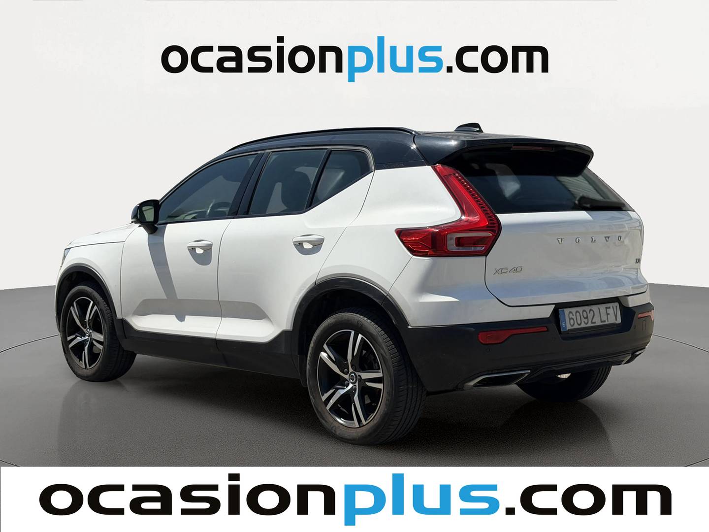 Foto delantera Volvo XC40 Volvo XC40 T3 R-Design Auto (163 CV) derecha