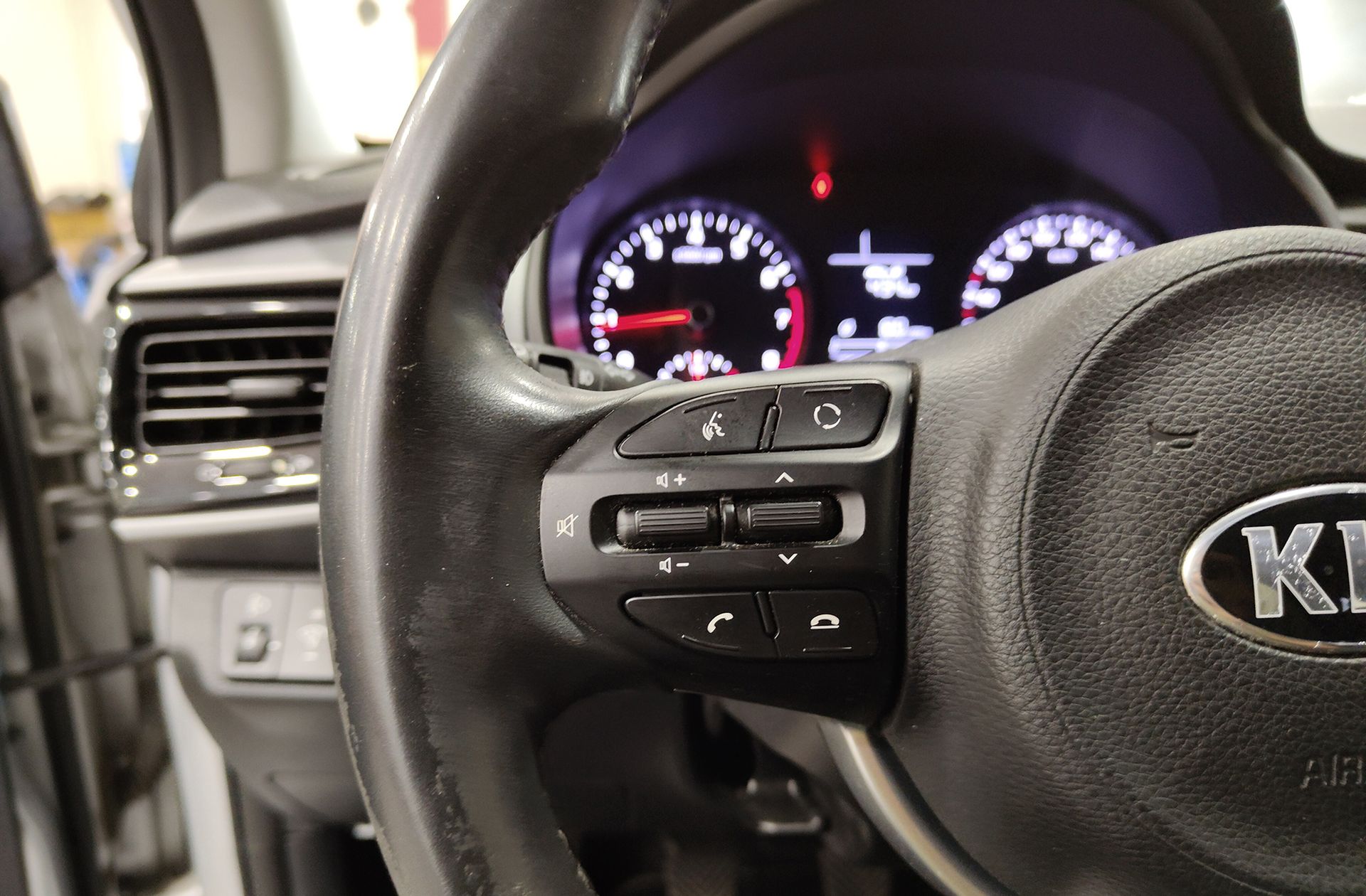 Kia Stonic 1.0 T-GDi Eco-Dynamic Drive - foto 28