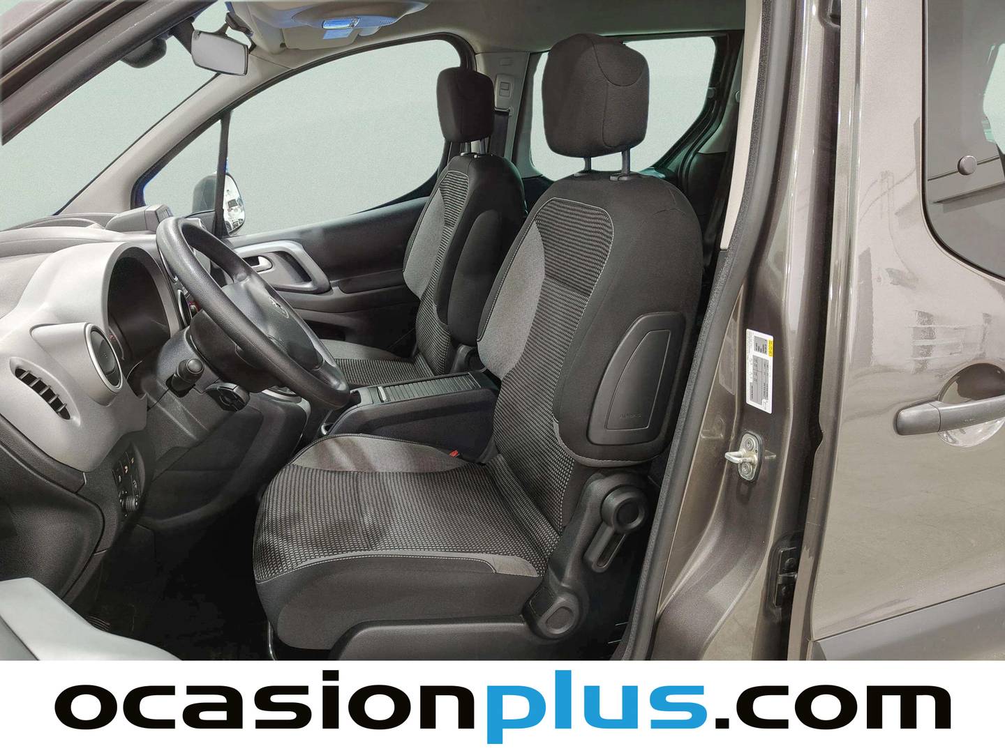 Foto asientos delanteros Peugeot Partner Peugeot Partner Tepee BlueHDi 120 Adventure Edition (120 CV)