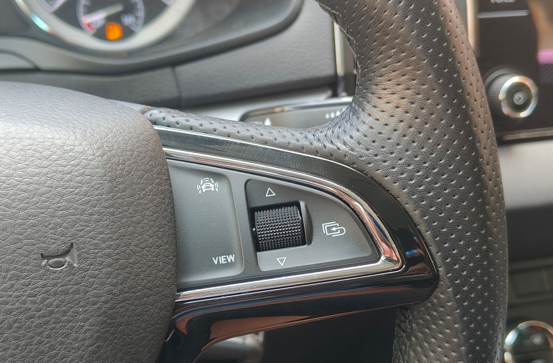 Škoda Karoq 1.6 TDI Ambition - foto 30