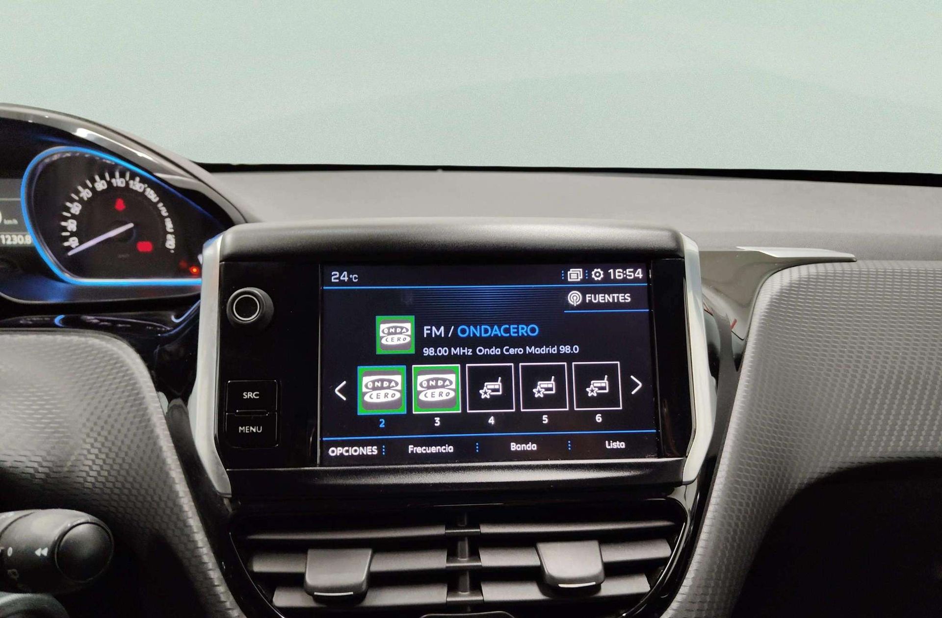Peugeot 2008 BlueHDi 100 Allure - foto 32