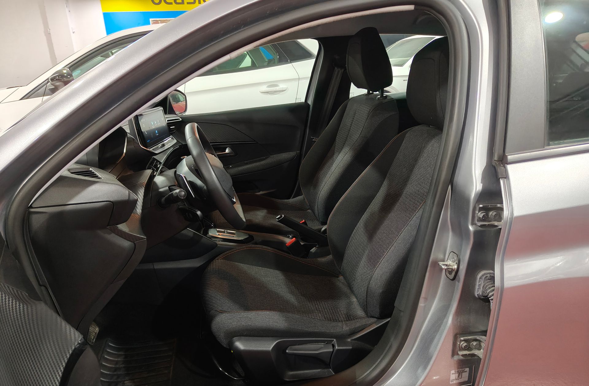 Peugeot 208 Style Hybrid 110 eDCS6 - foto 12
