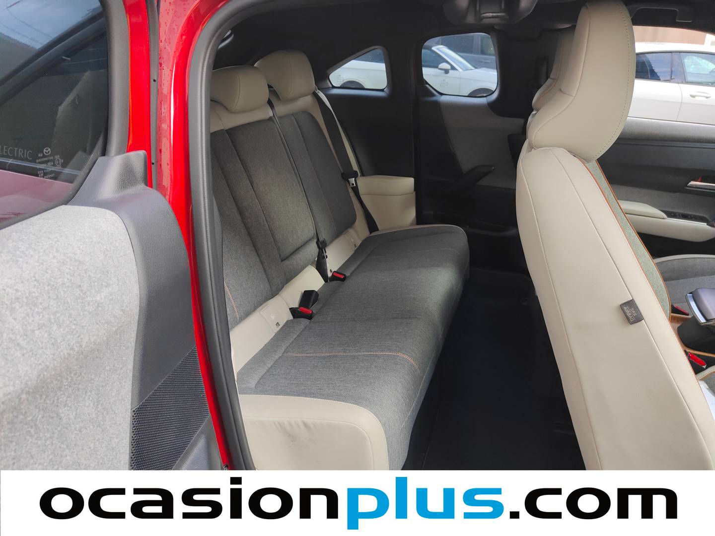 Foto Mazda MX-30 Mazda MX-30 e-Skyactive 1st Ed.Modern (146 CV)