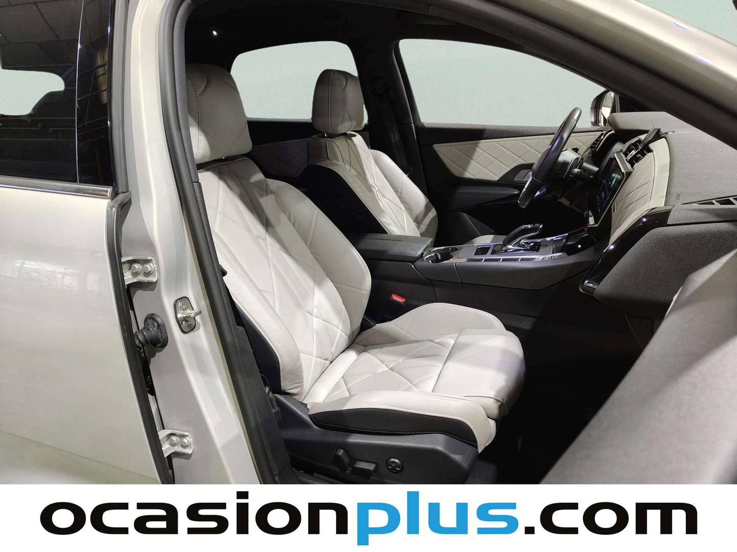 Foto DS DS 7 Crossback E-Tense DS DS7 Crossback E-Tense 225 Grand Chic Auto  (225 CV)