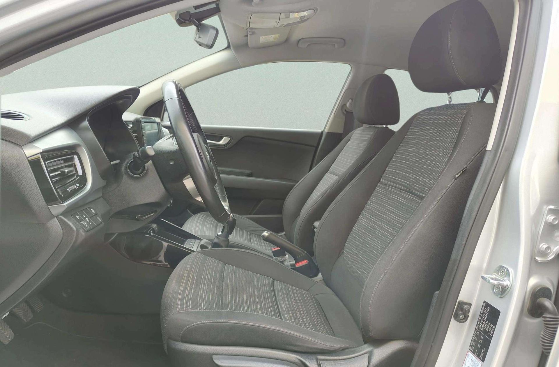 Kia Stonic 1.0 T-GDi Drive - foto 10