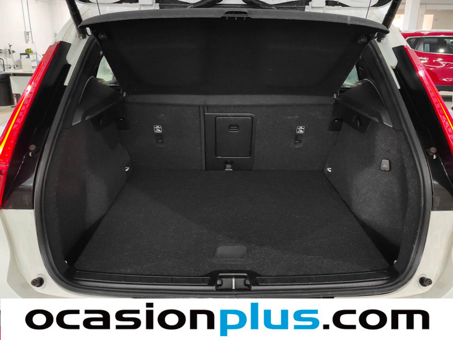 Foto Volvo XC40 Volvo XC40 T3 Momentum Auto (163 CV)