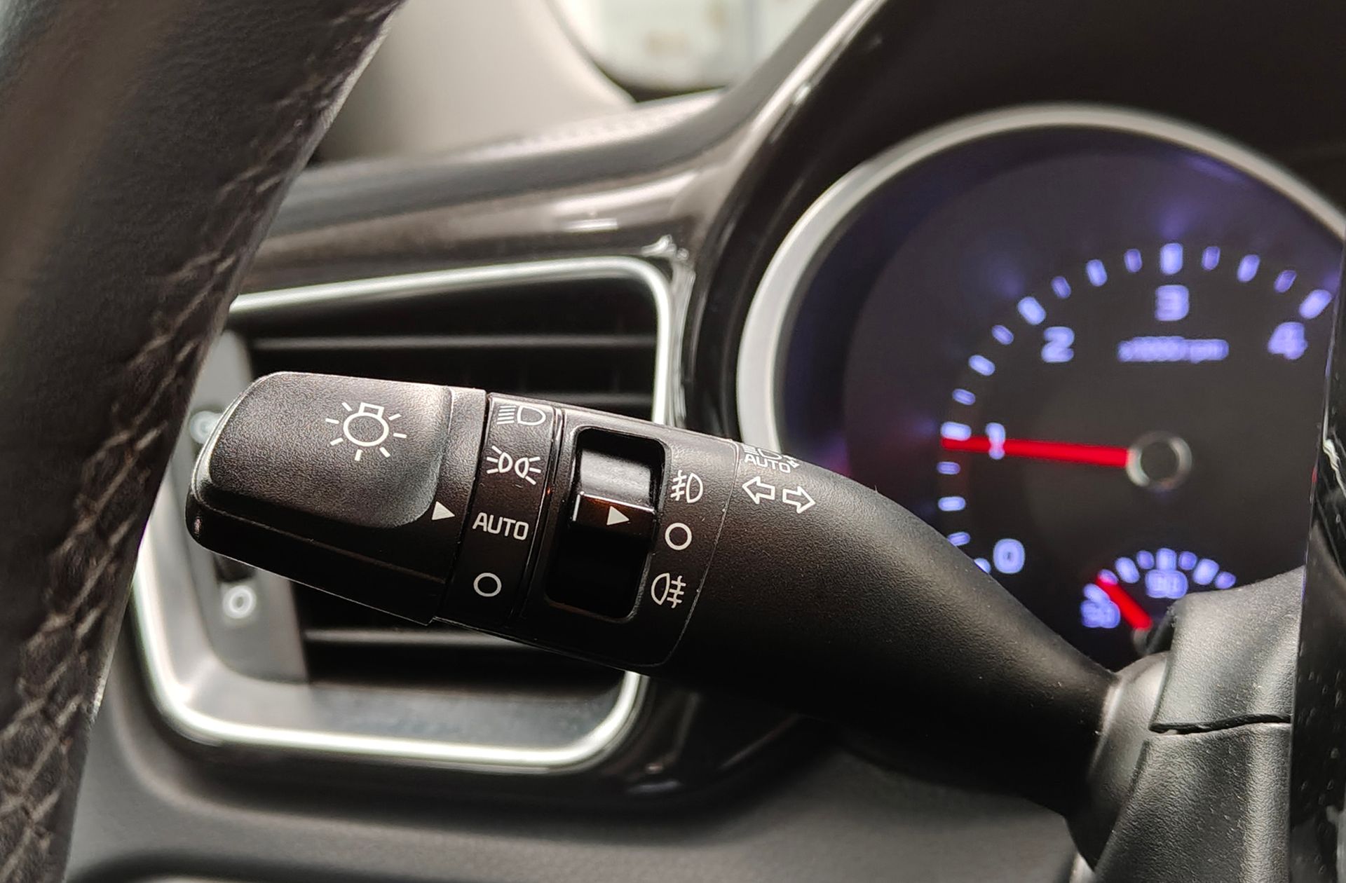 Kia Ceed 1.6 CRDi Tech - foto 27