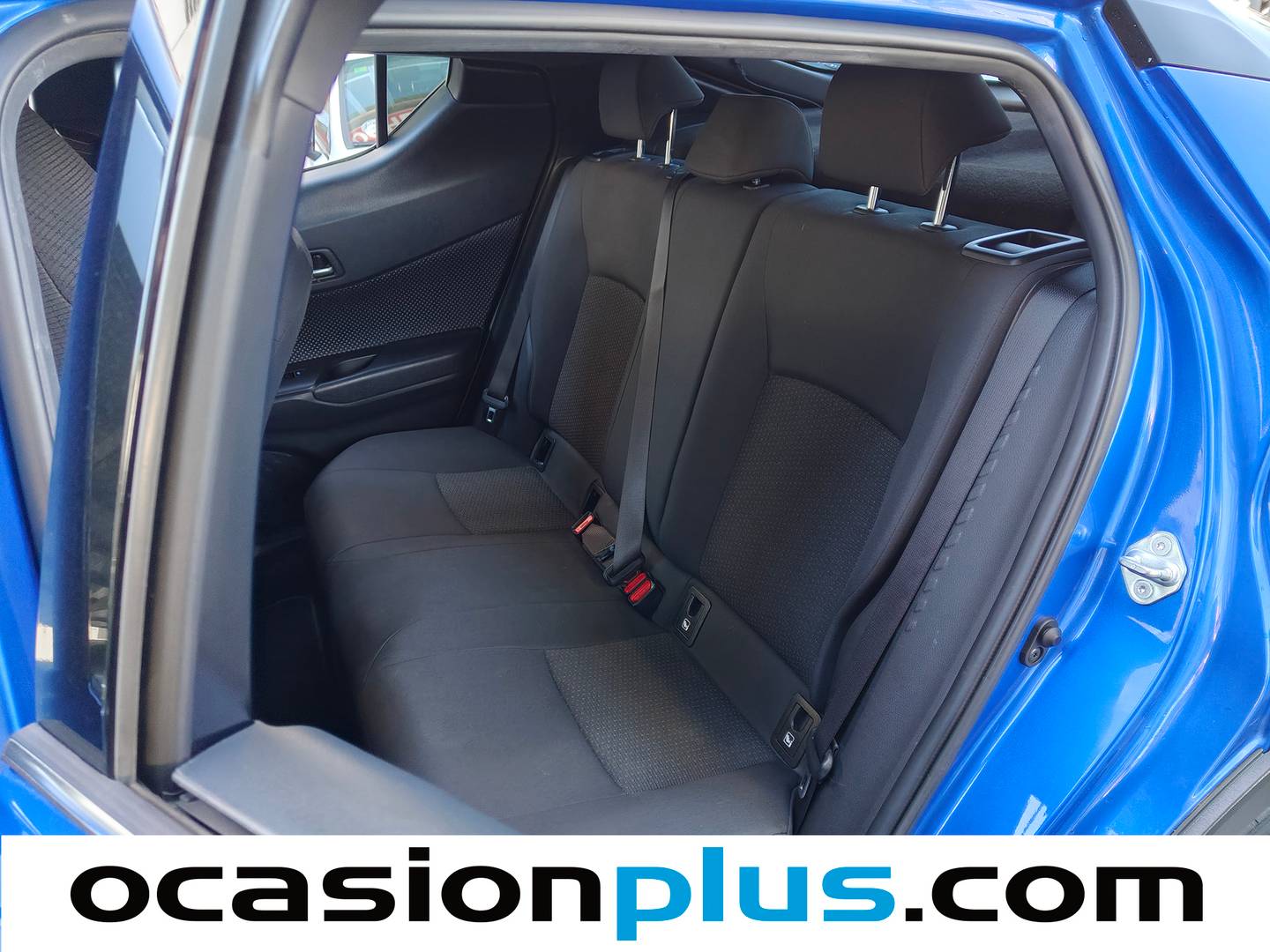 Foto asientos traseros Toyota C-HR Toyota C-HR 1.8 125H Advance Pack Plus (122 CV)