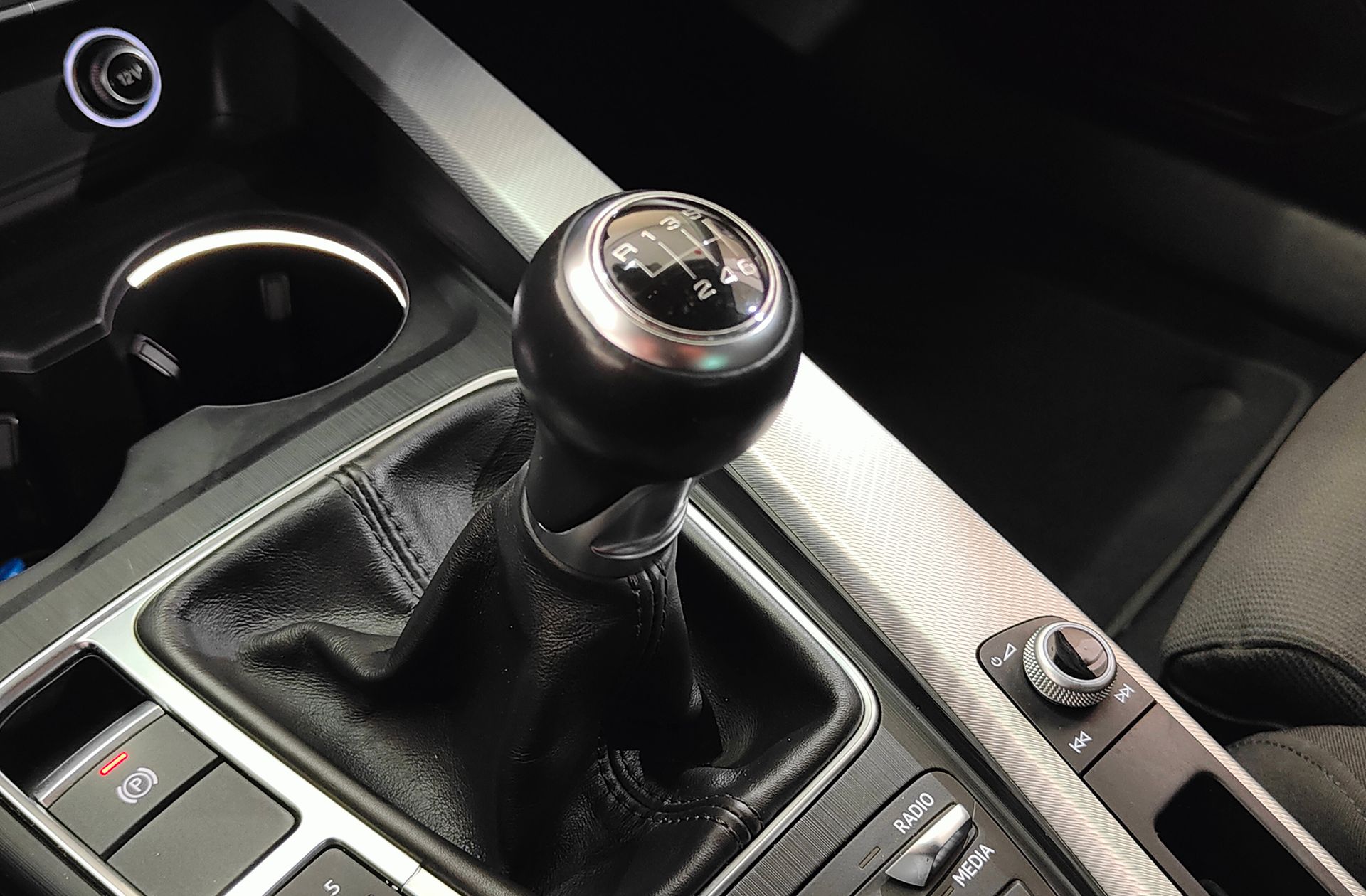 Audi A4 S line edition 1.4 TFSI - foto 6