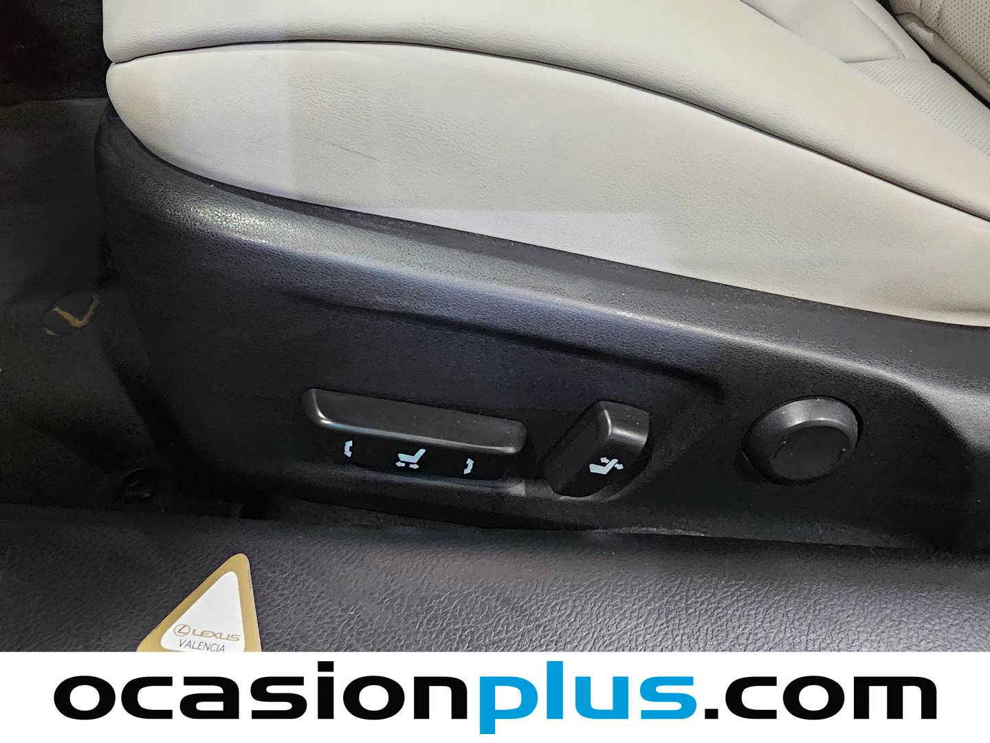 Extras del Lexus RC Lexus RC 300h Executive Navigation (223 CV)