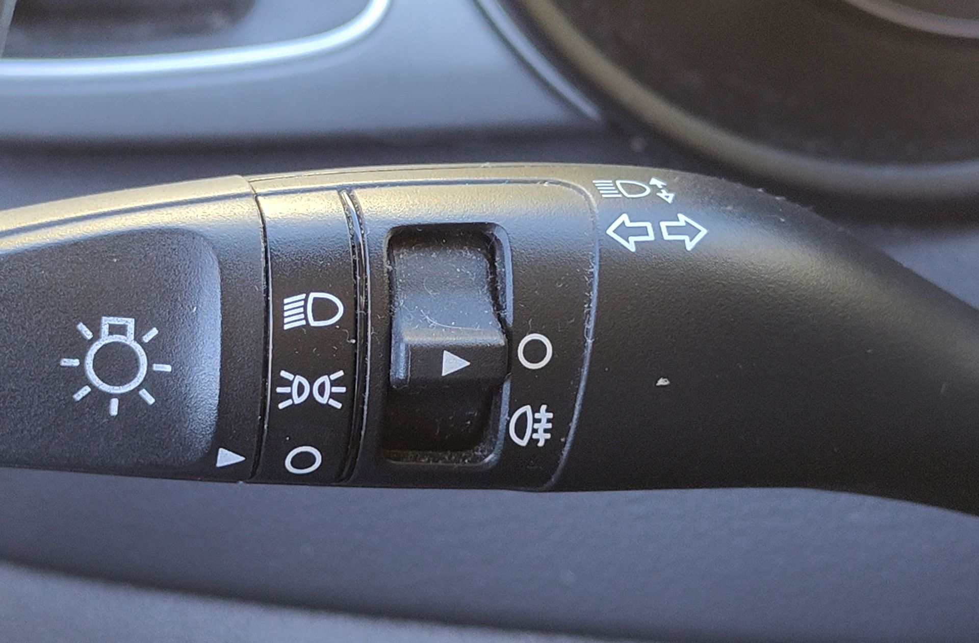 Kia Carens 1.7 CRDi VGT Eco-Dynamics Basic - foto 22