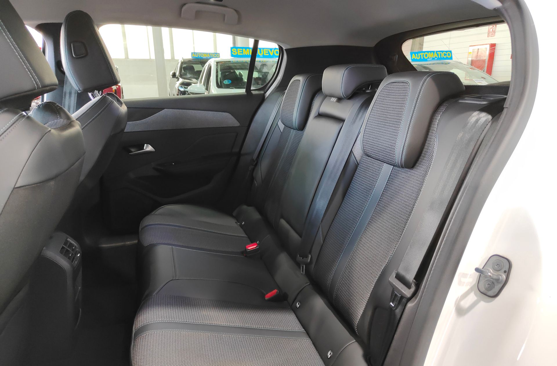 Peugeot 308 PureTech 130 Allure - foto 12