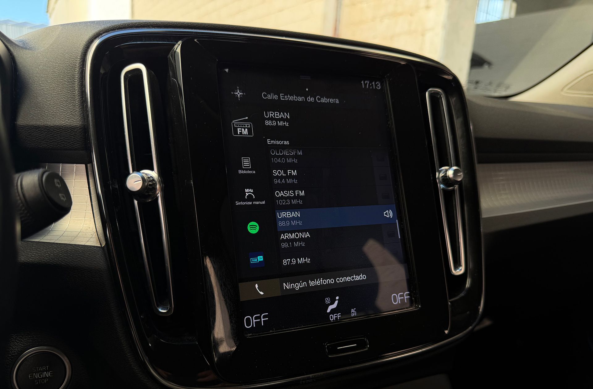 Volvo XC40 T4 Momentum - foto 31