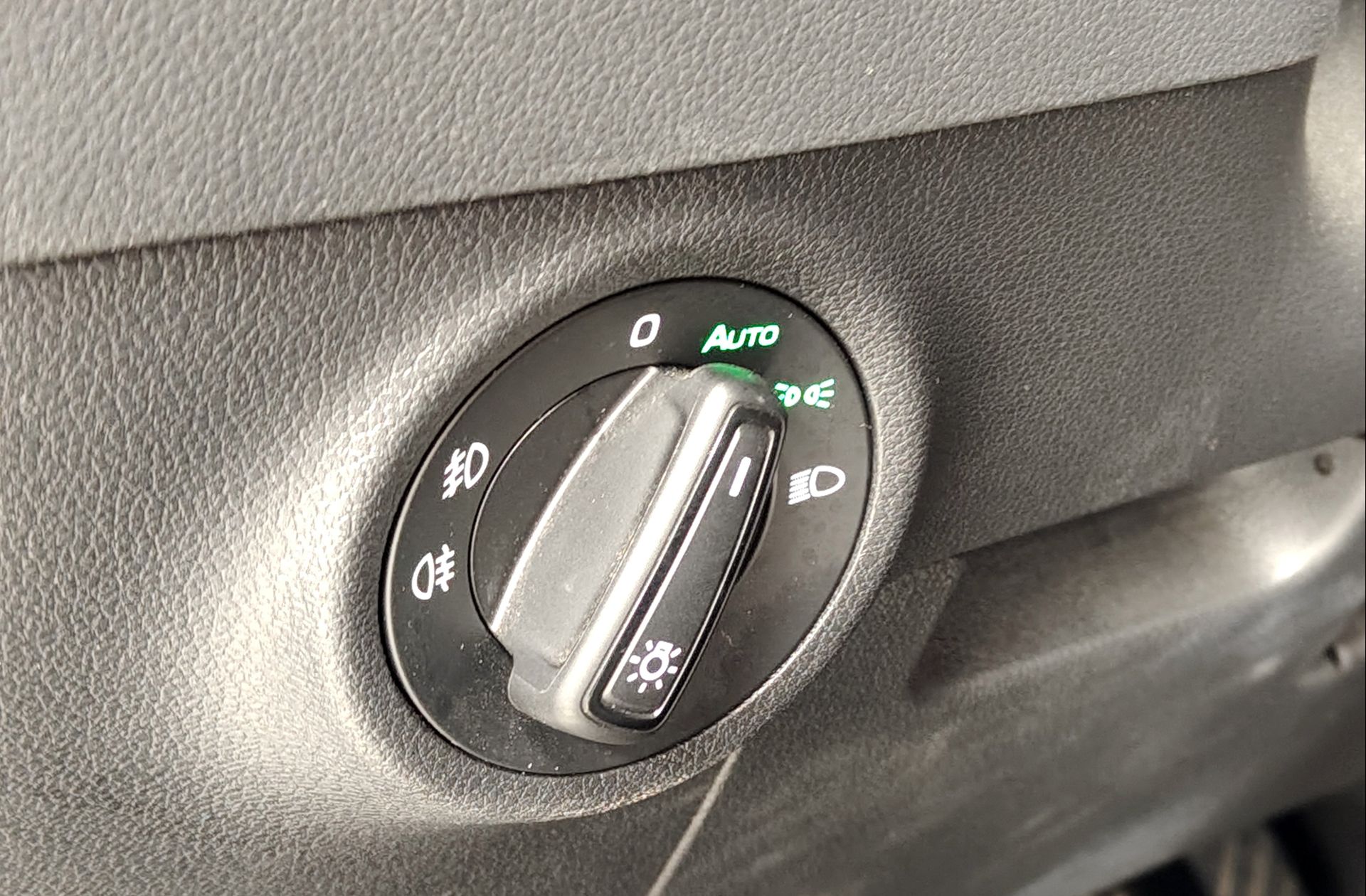 Škoda Karoq 2.0 TDI Selection - foto 23