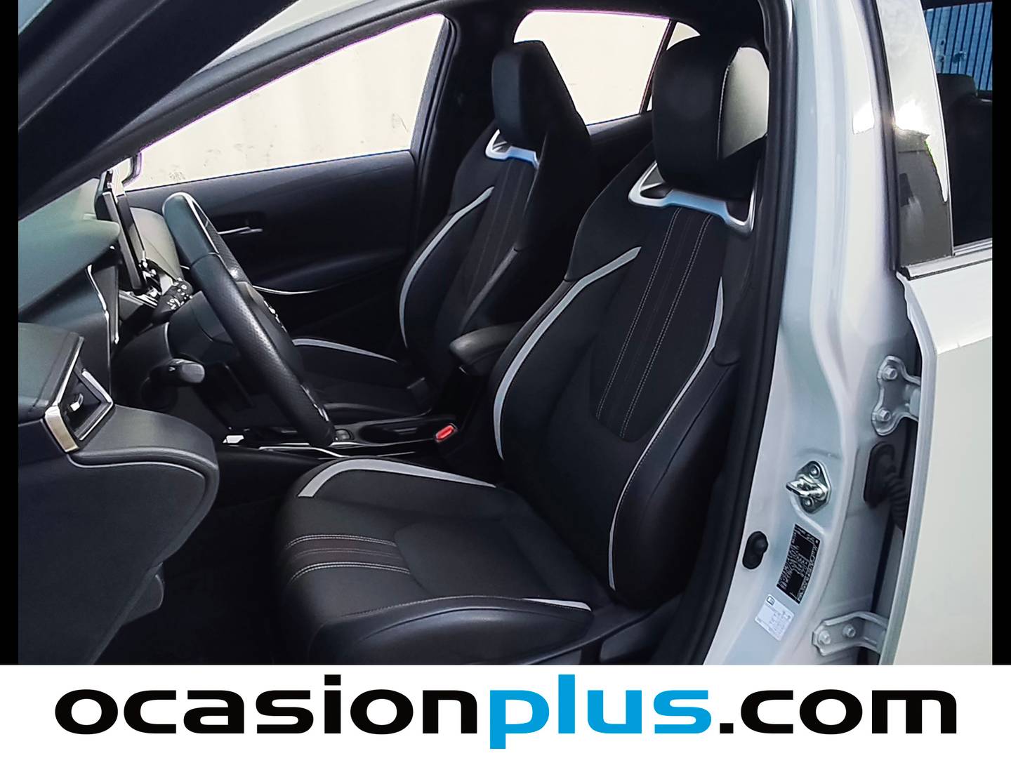 Foto asientos delanteros Toyota Corolla Toyota Corolla 180H GR-SPORT E-CVT (184 CV)