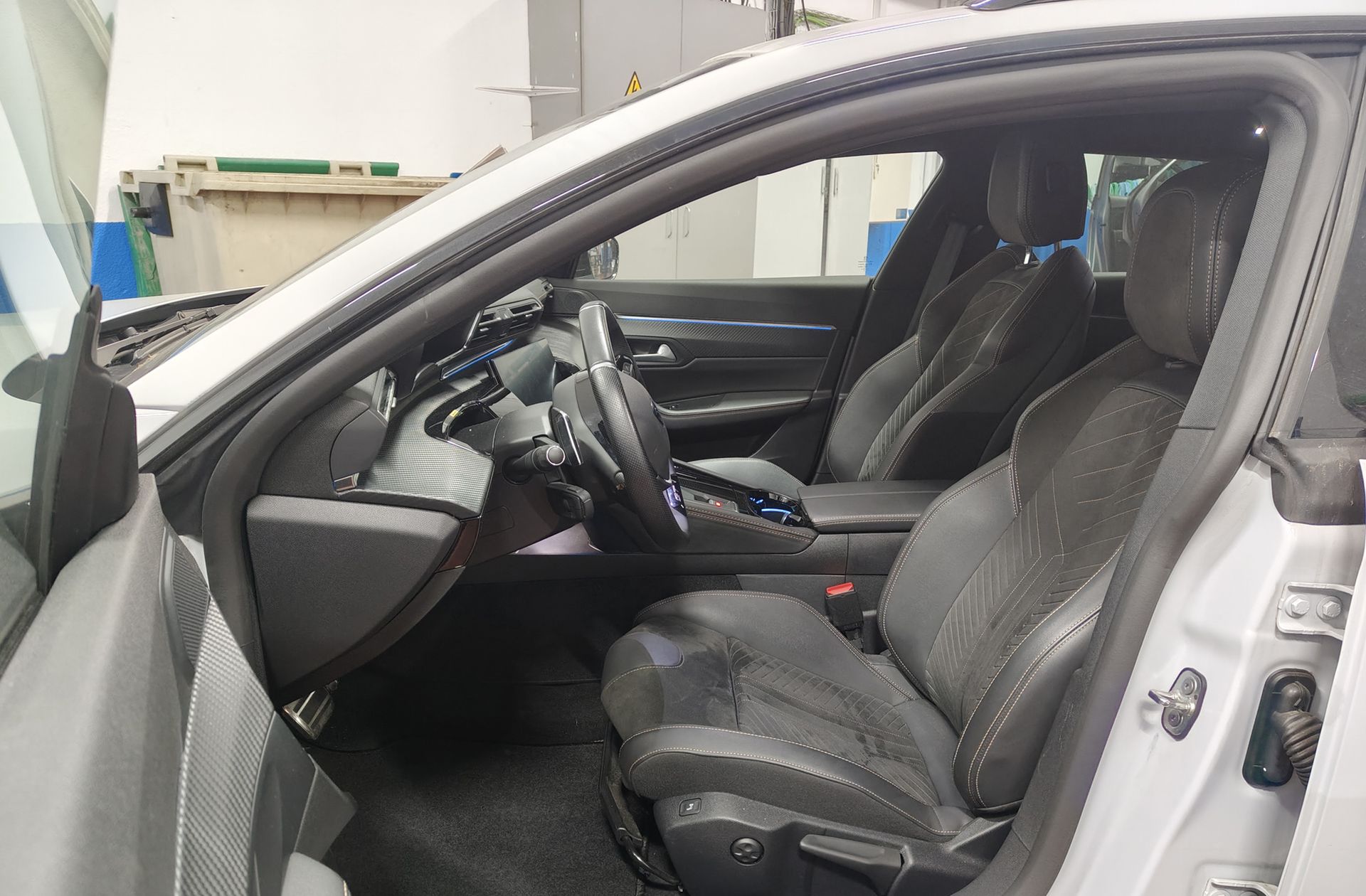 Peugeot 508 SW SW BlueHDi 130 GT EAT8 - foto 11
