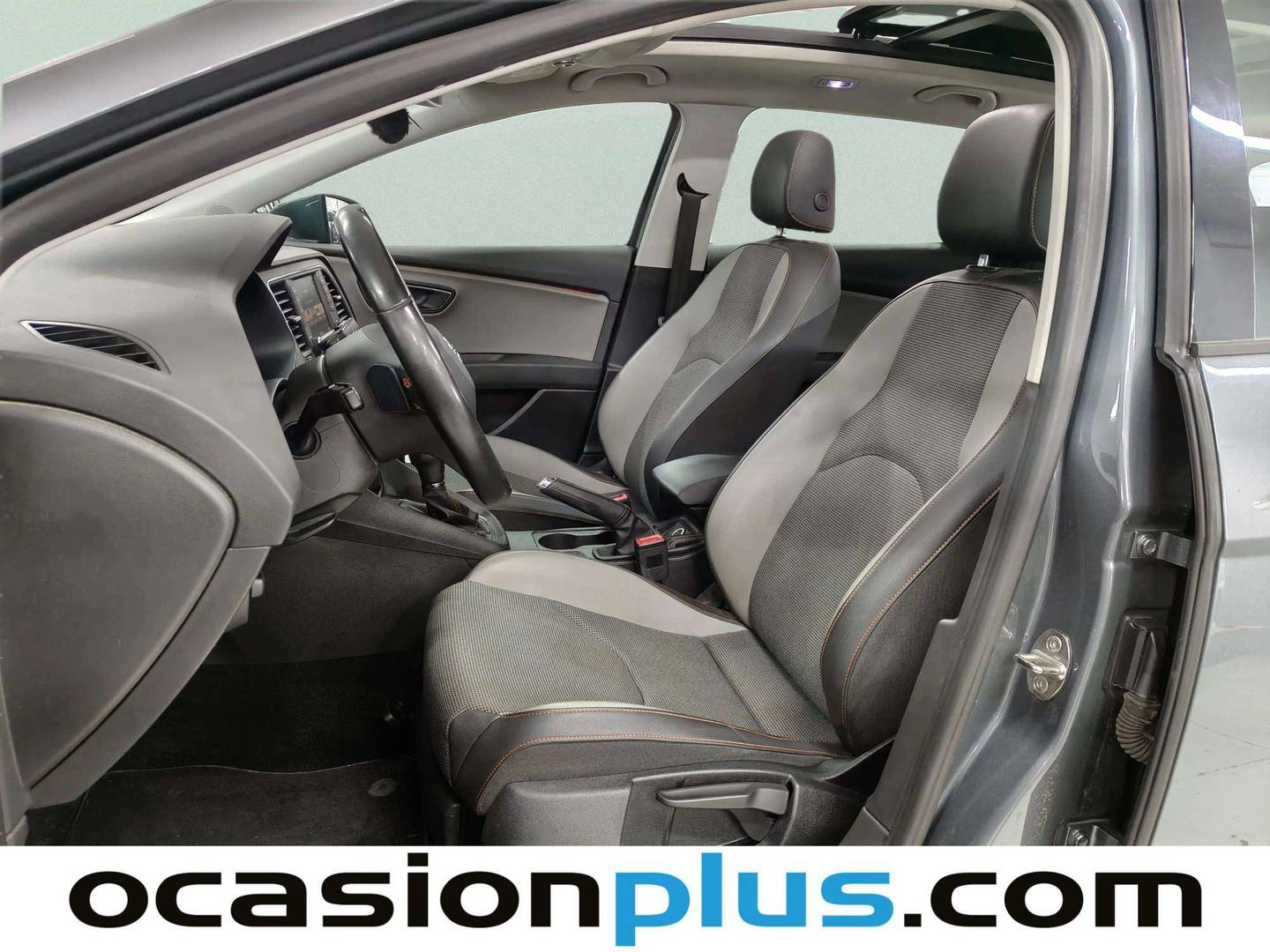 Foto asientos delanteros Seat León Seat Leon Xperience 2.0 TDI S&S X-perience Plus 4Drive DSG6 (184 CV)