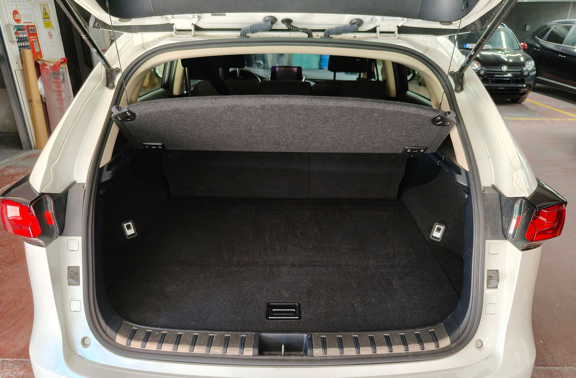 Lexus NX 300h Business Navigation 2WD - foto 16