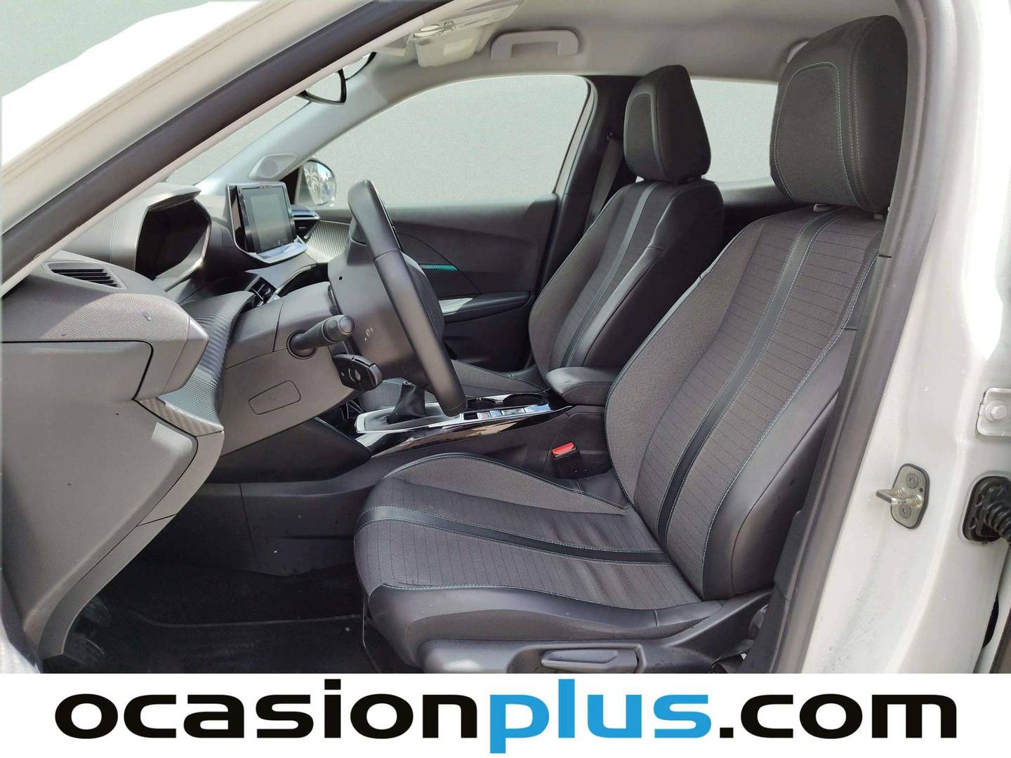 Foto asientos delanteros Peugeot 2008 Peugeot 2008 PureTech 130 S&S Allure Pack (130 CV)