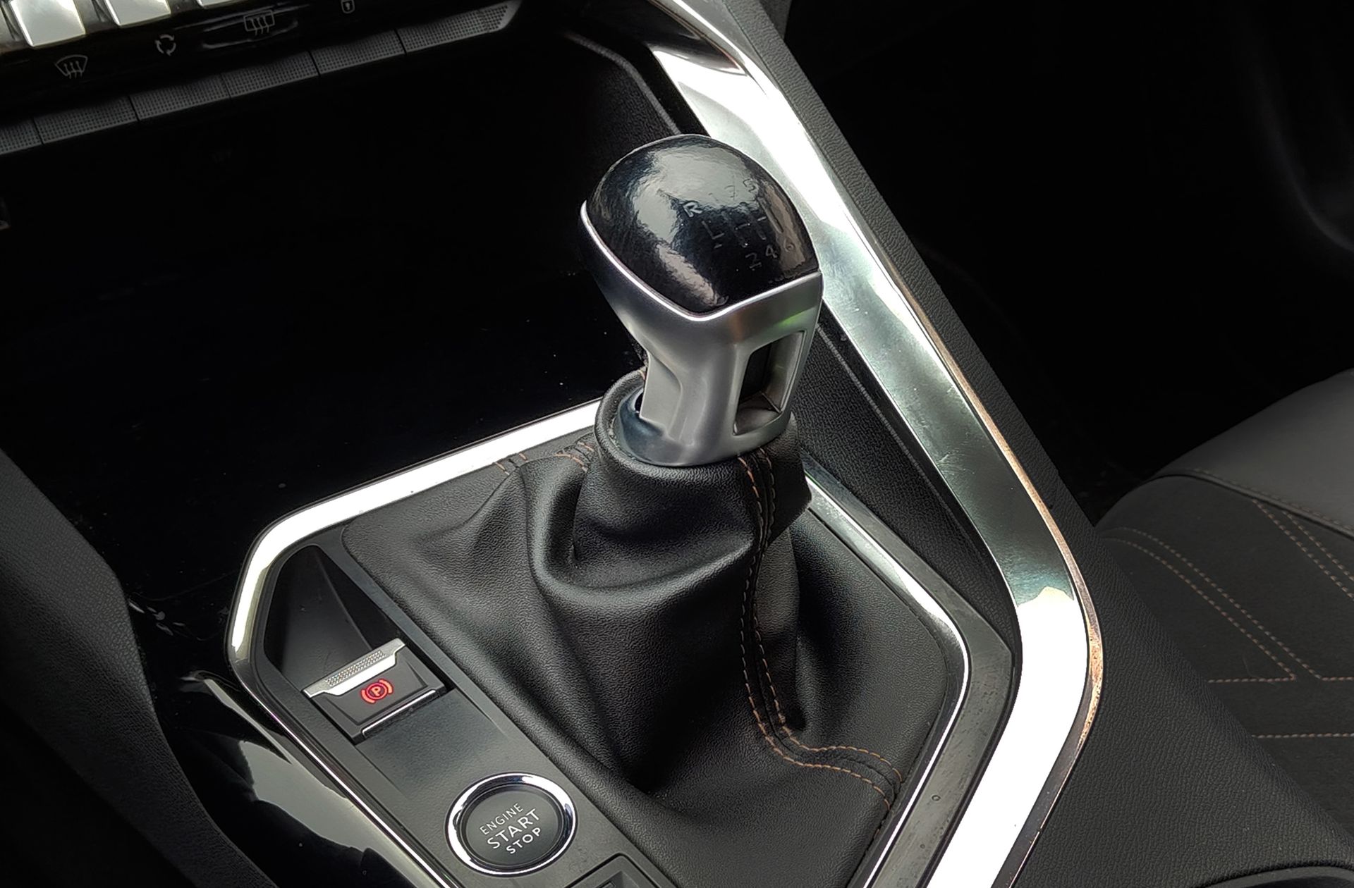 Peugeot 3008 PureTech 130 GT - foto 5