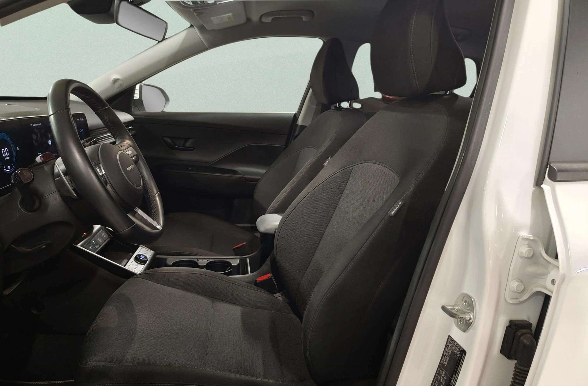 Hyundai Kona 1.6 GDI HEV Maxx DCT - foto 11