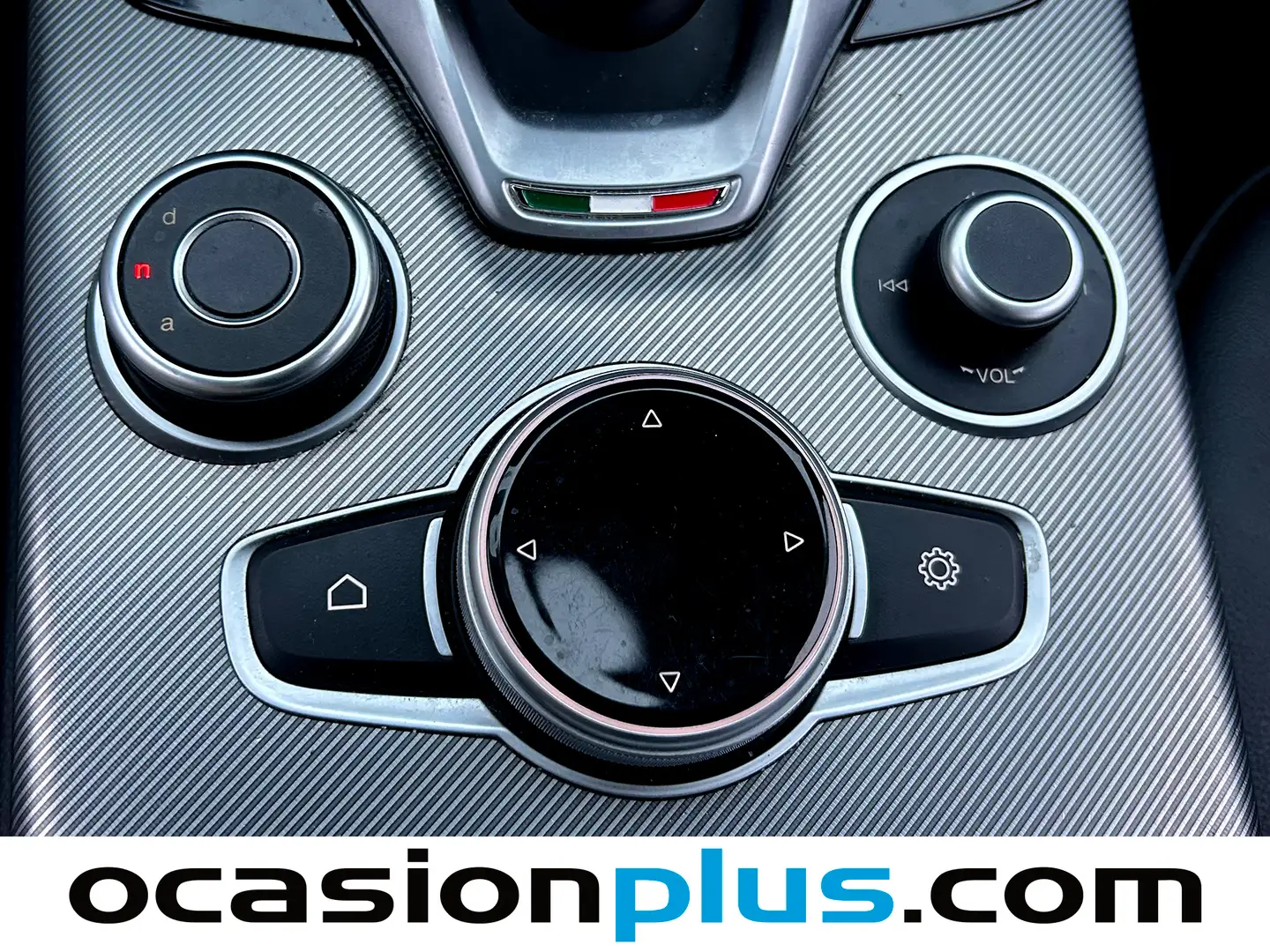 Foto Alfa Romeo Stelvio Alfa Romeo Stelvio 2.0 Gasolina Sprint Q4 Auto (200 CV)