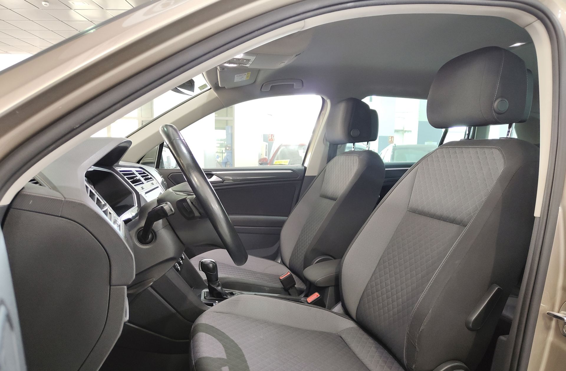 Volkswagen Tiguan Advance 2.0 TDI DSG - foto 11