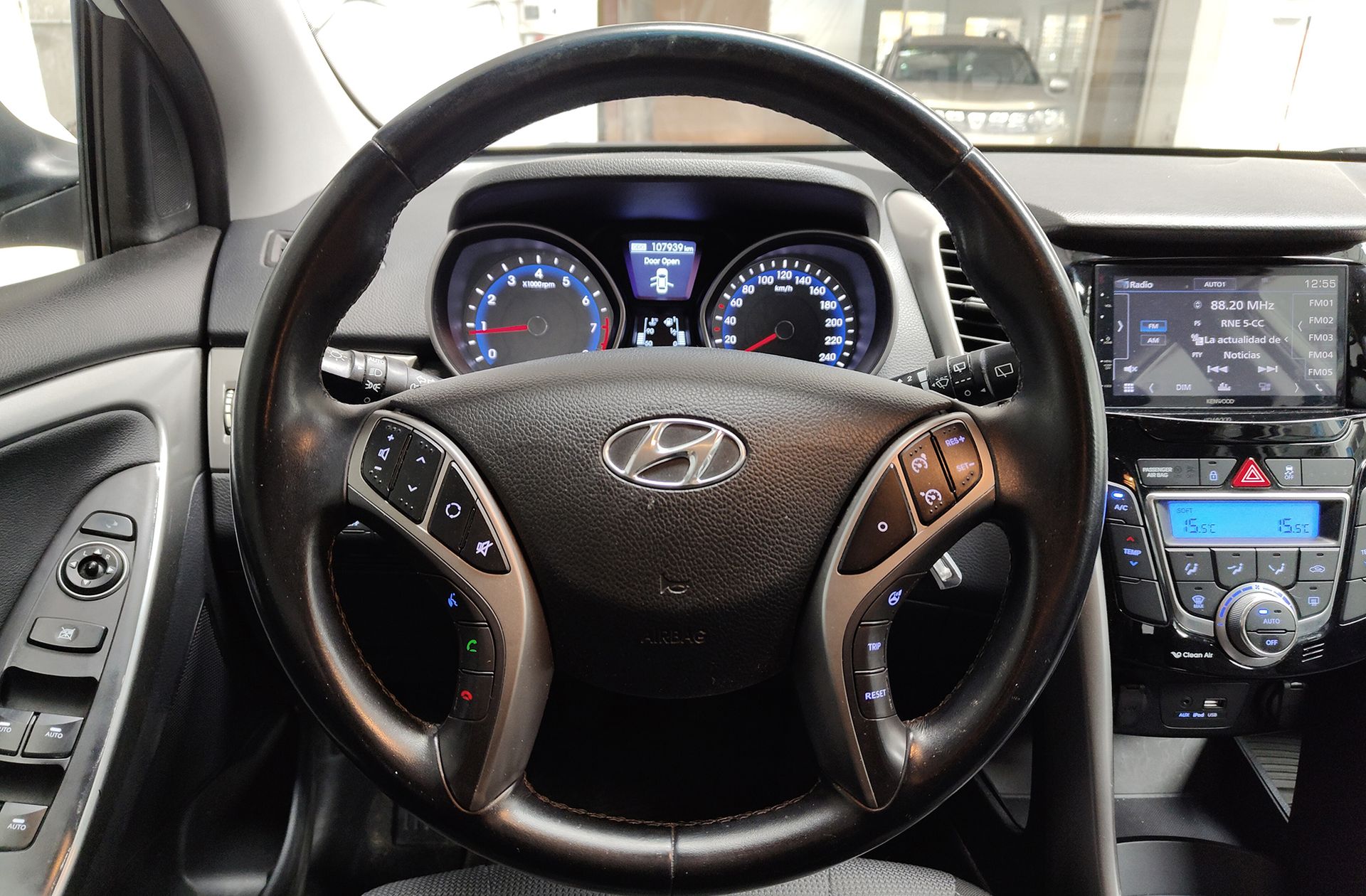 Hyundai i30 1.6 GDi BlueDrive Tecno - foto 19