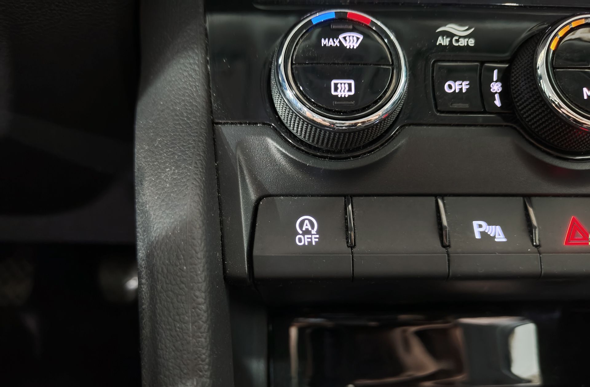 Škoda Karoq 2.0 TDI Ambition - foto 30