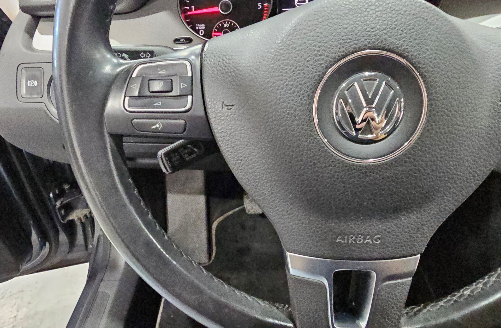 Volkswagen Passat Advance Plus 2.0 TDI DPF - foto 29