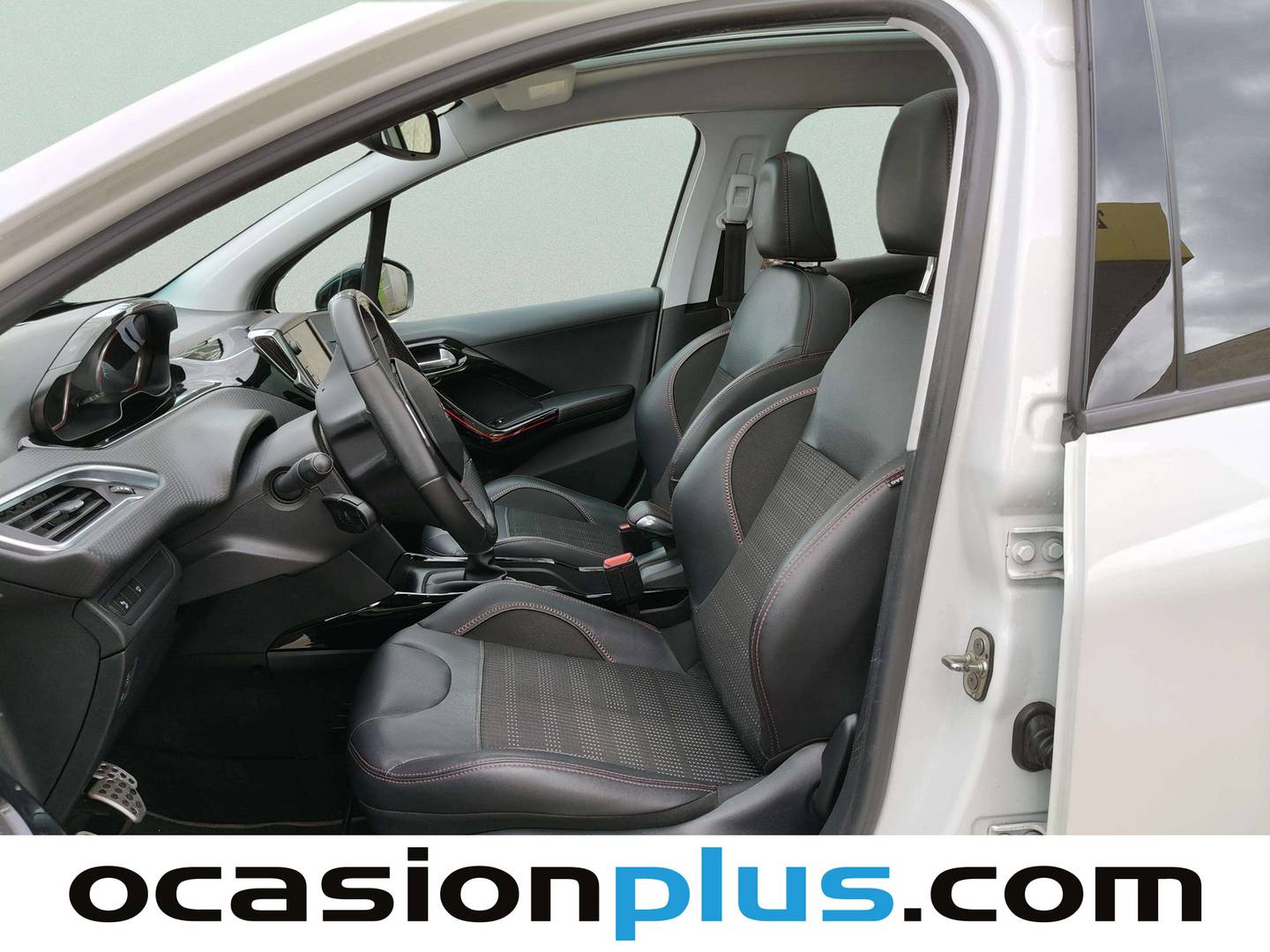 Foto asientos delanteros Peugeot 2008 Peugeot 2008 PureTech 130 S&S GT Line (130 CV)