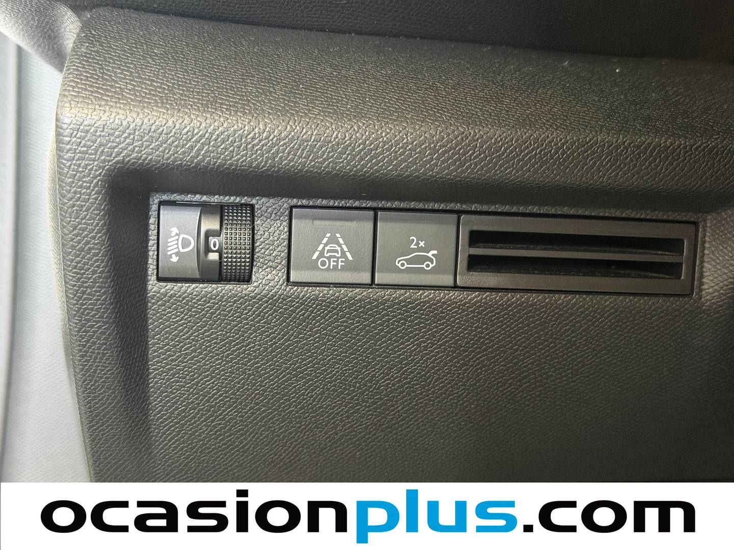 Extras del Citroën C4 X Citroën C4 X PureTech 100 S&S 6v You (102 CV)