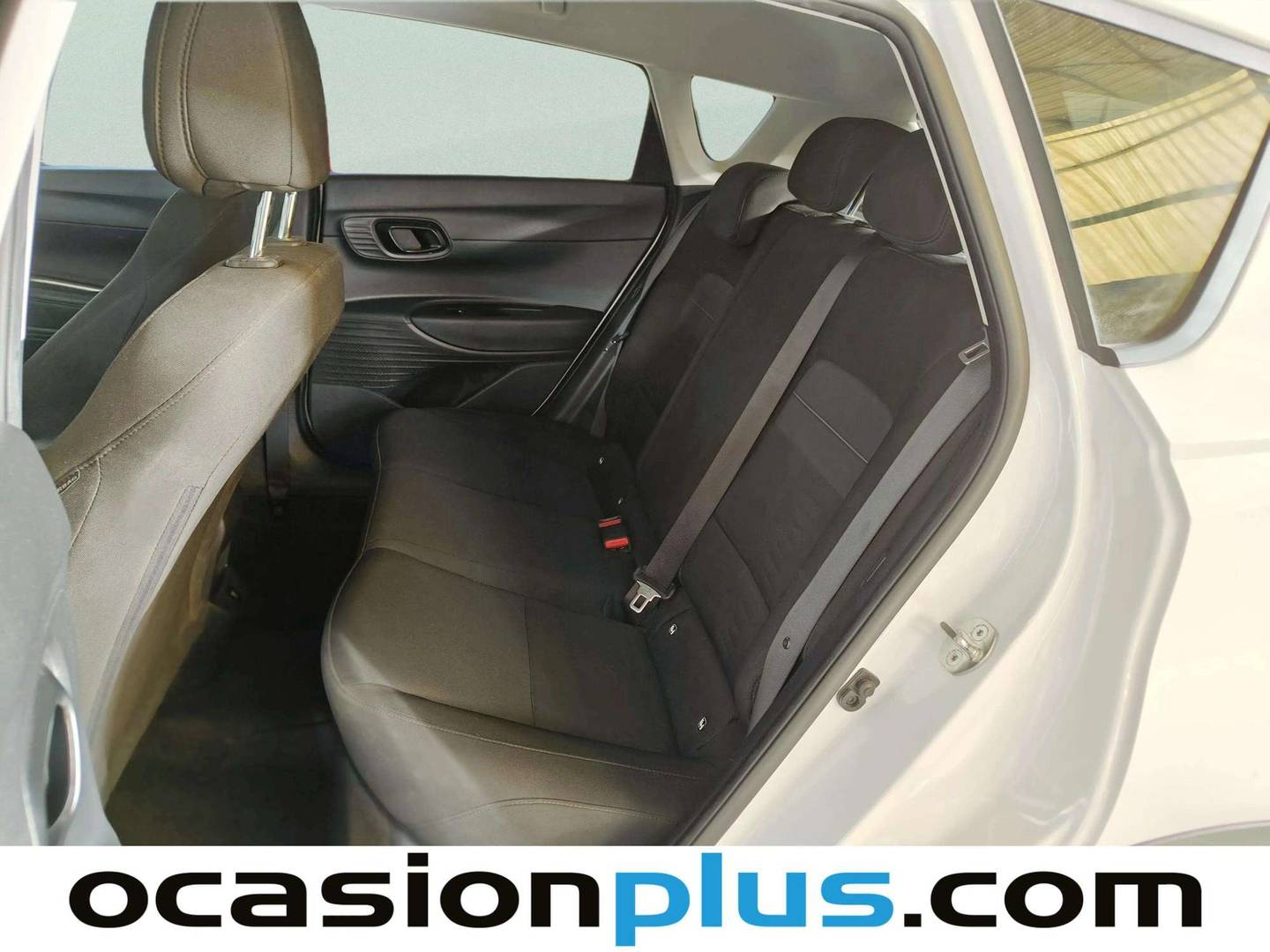 Foto asientos traseros Hyundai Bayon Hyundai Bayon 1.2 MPI Maxx (79 CV)
