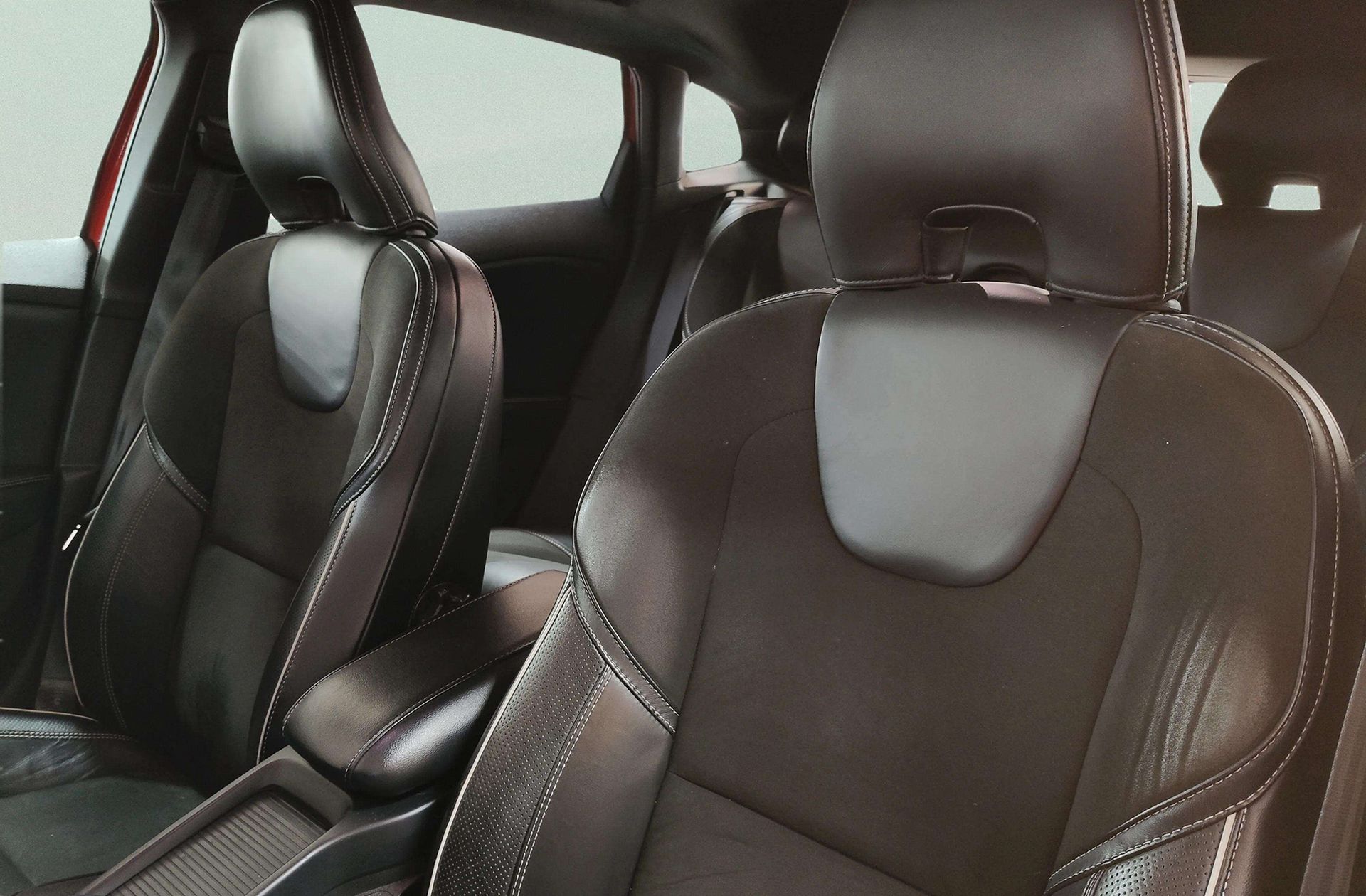 Volvo V40 D4 R-Design Momentum - foto 6