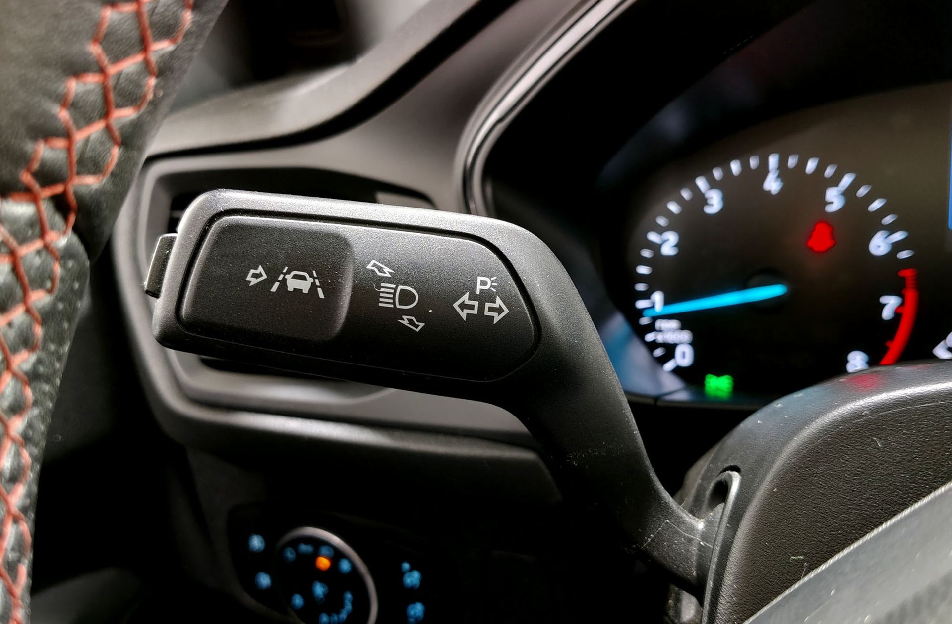 Ford Focus 1.5 EcoBoost ST-Line - foto 27