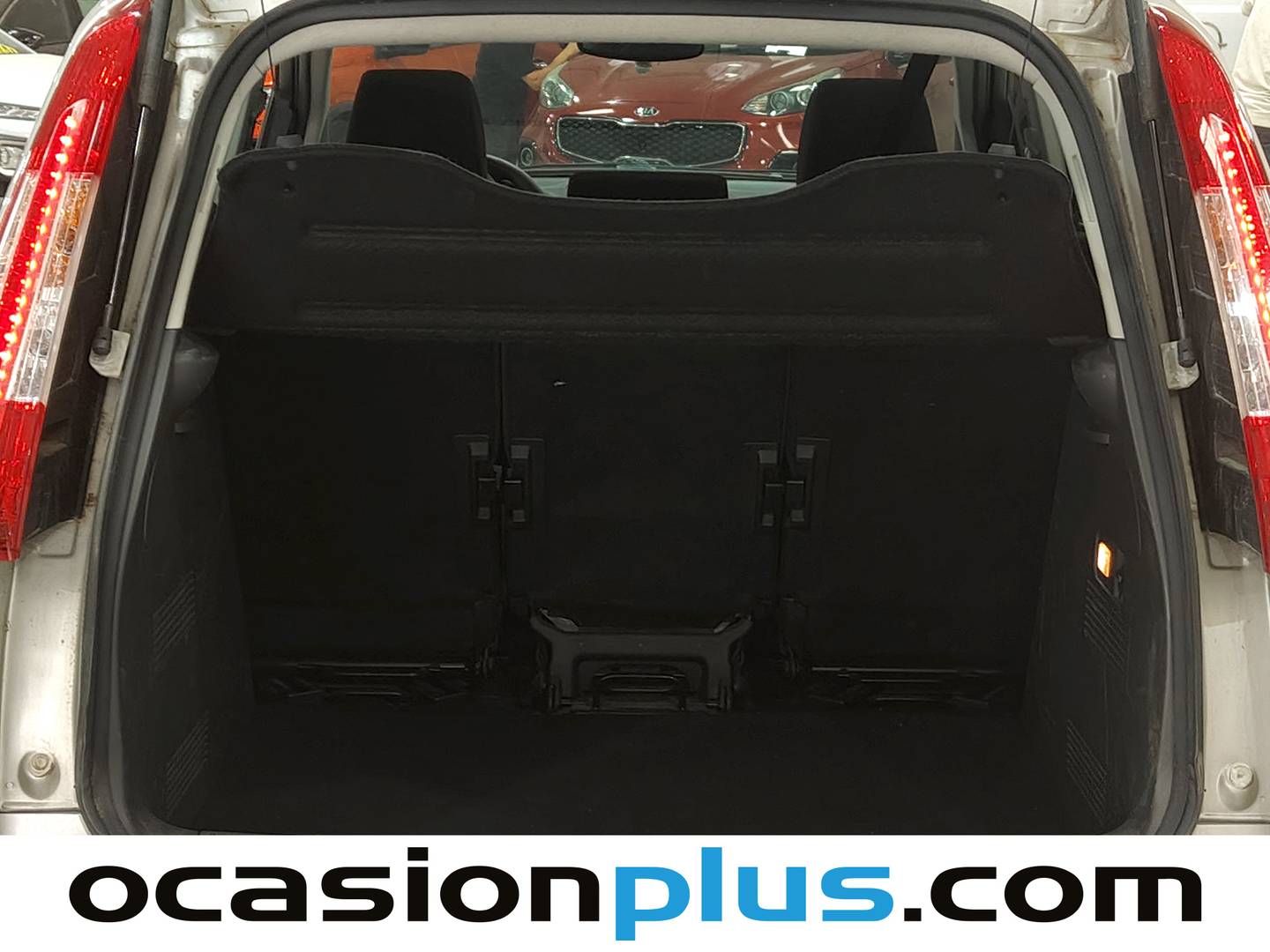 Fotos maletero Ford C-Max Ford C-Max 1.8 Flexifuel Ghia (125 CV)