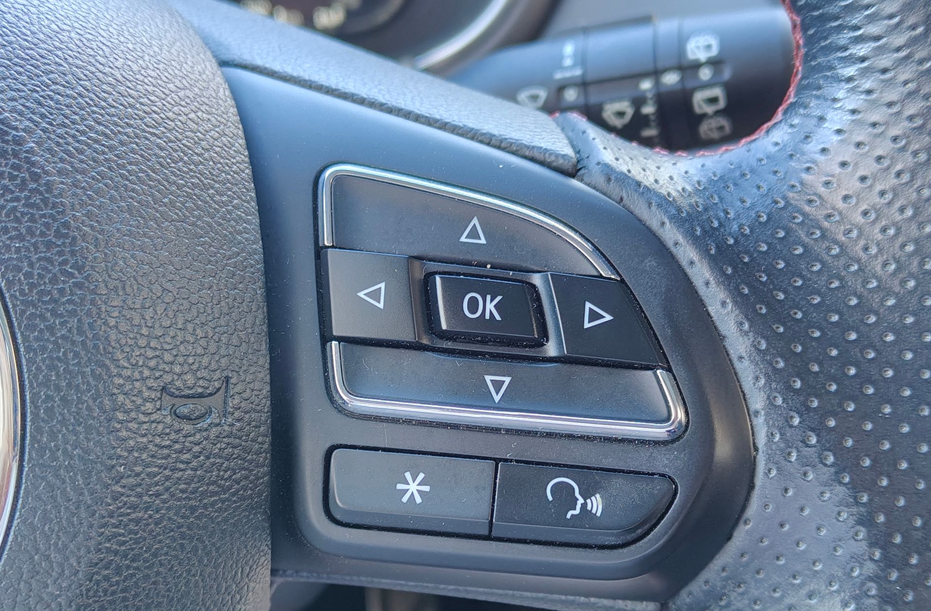 MG EHS 1.5 T-GDi PHEV Luxury - foto 27