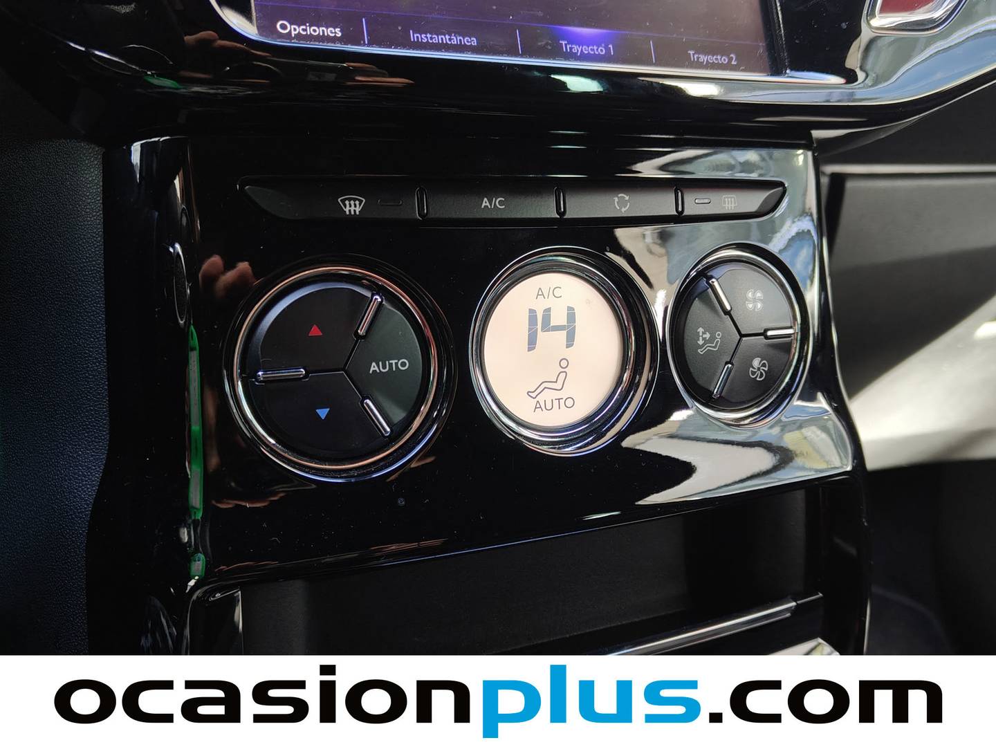 Foto DS DS 3 DS DS3 Crossback PureTech 110 S&S Dark Side EAT6  (110 CV)