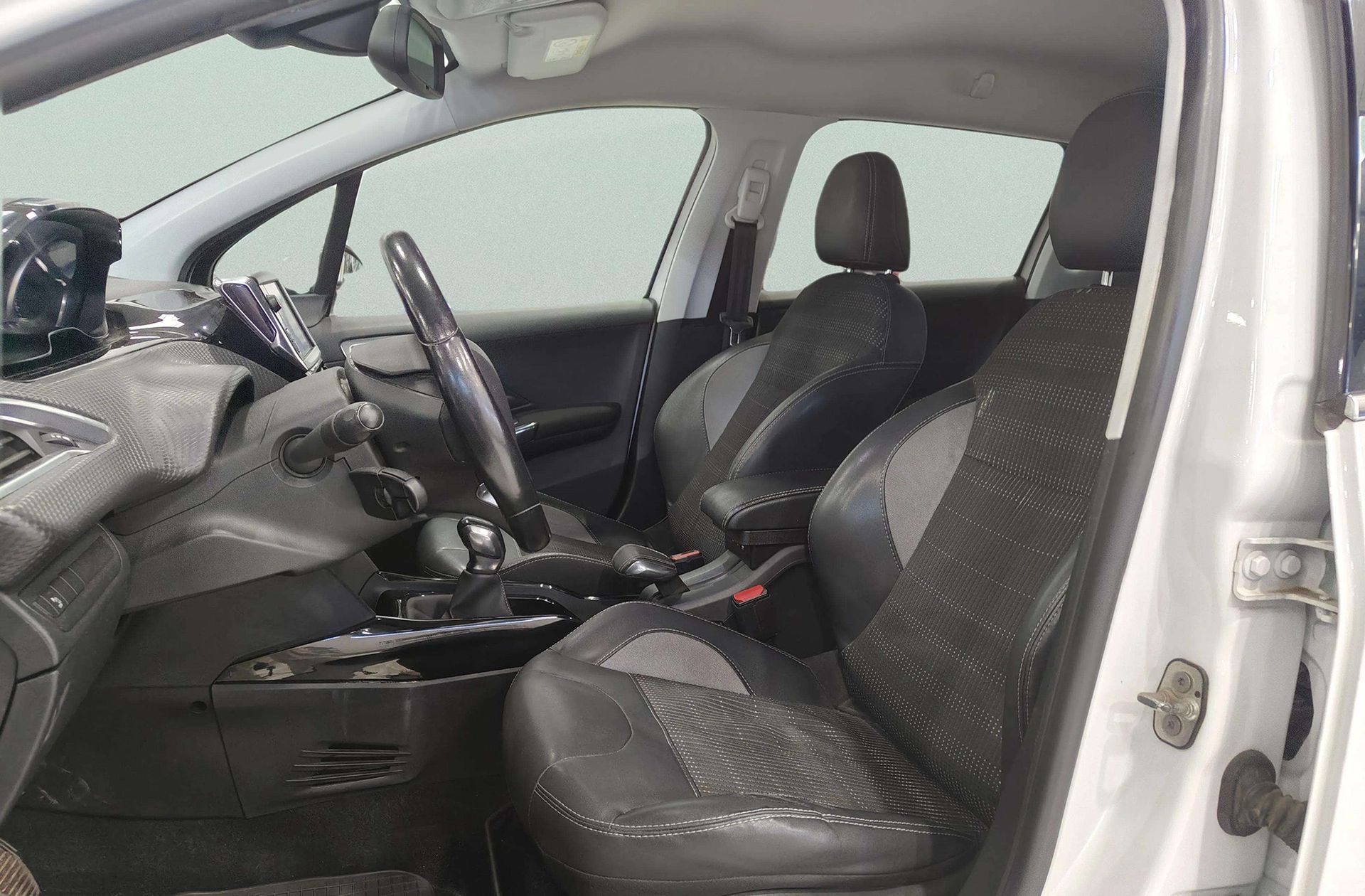Peugeot 2008 BlueHDi 100 Allure - foto 10