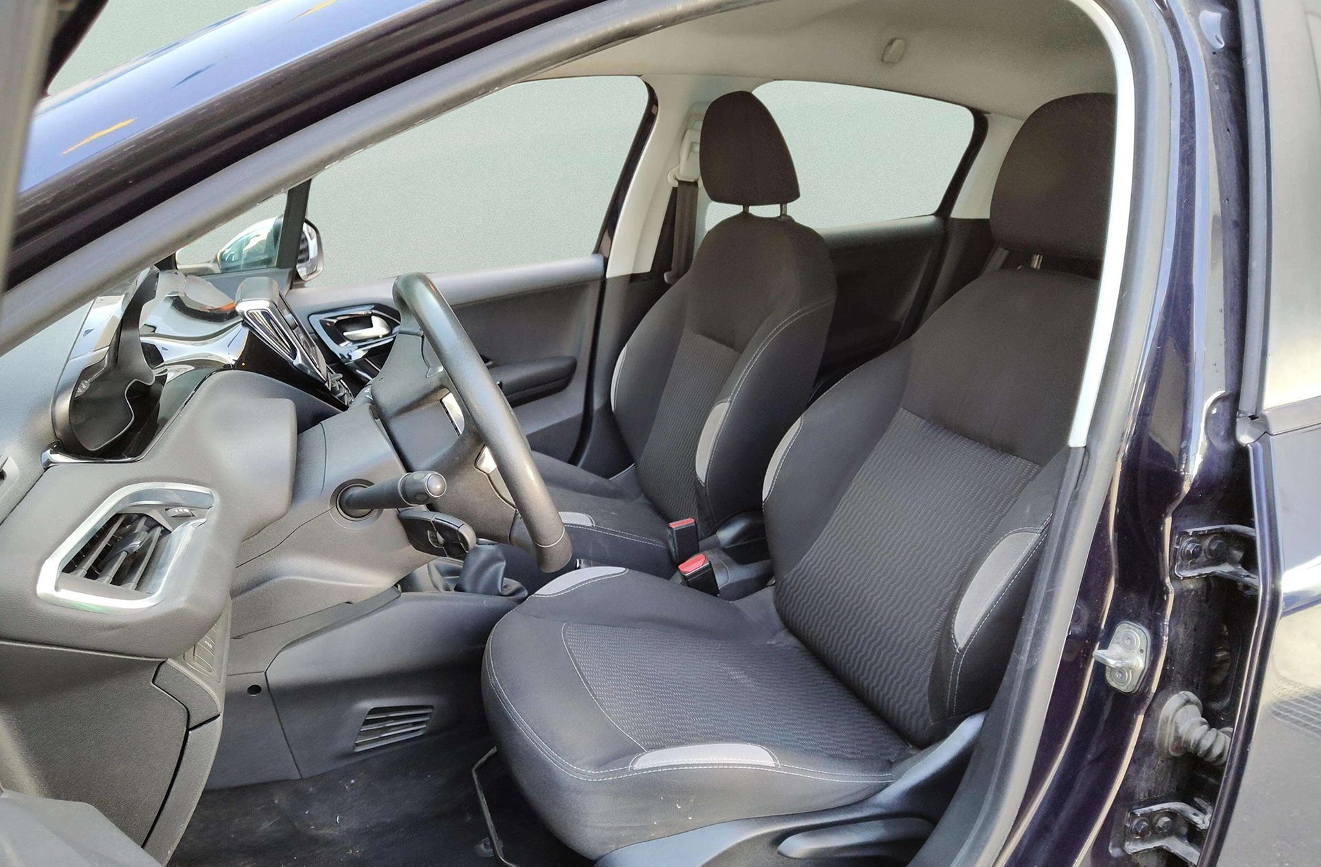 Peugeot 208 HDi 68 Style - foto 8