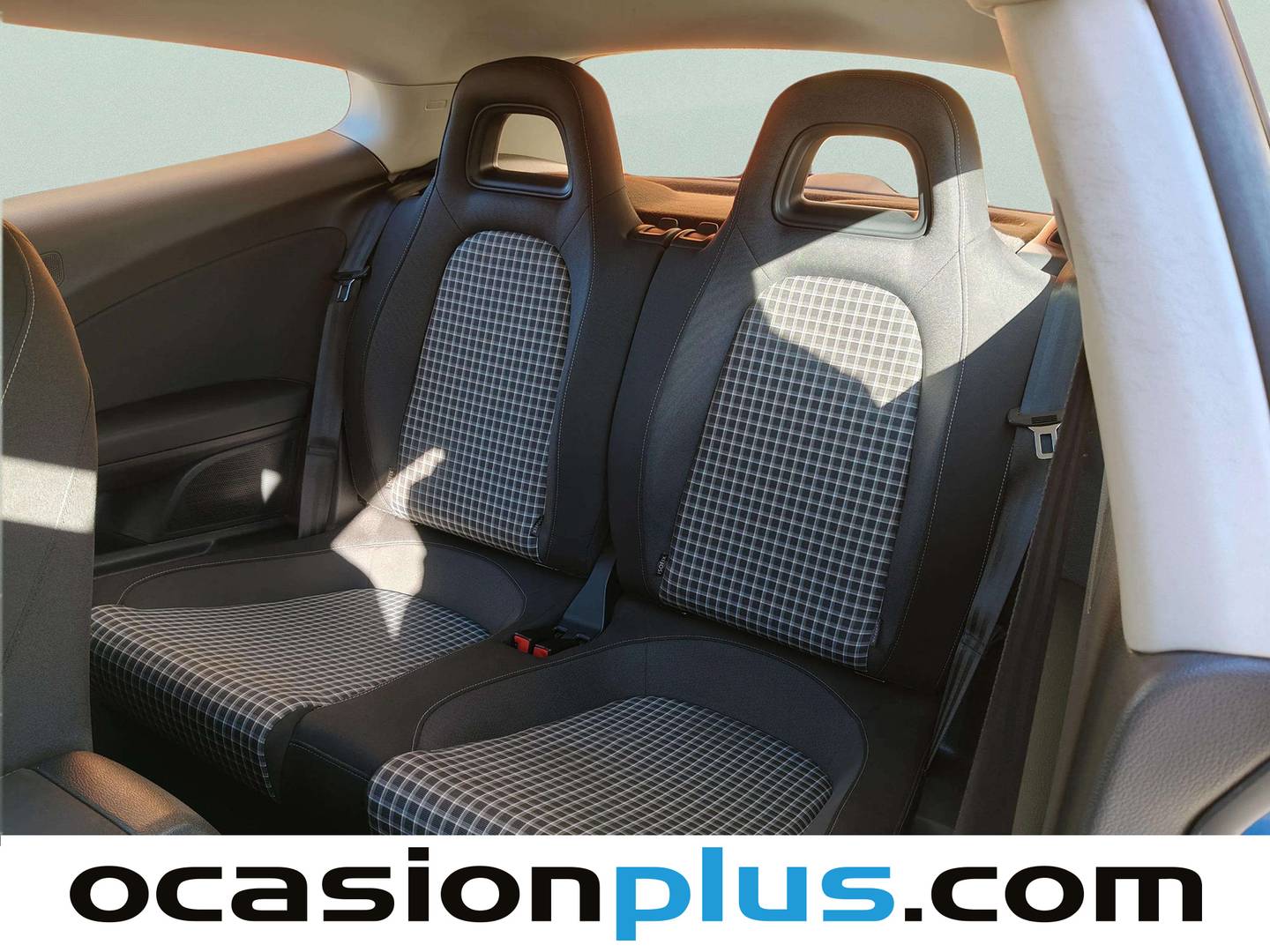 Foto Volkswagen Scirocco Volkswagen Scirocco R-Line 2.0 TSI BMT (180 CV) DSG