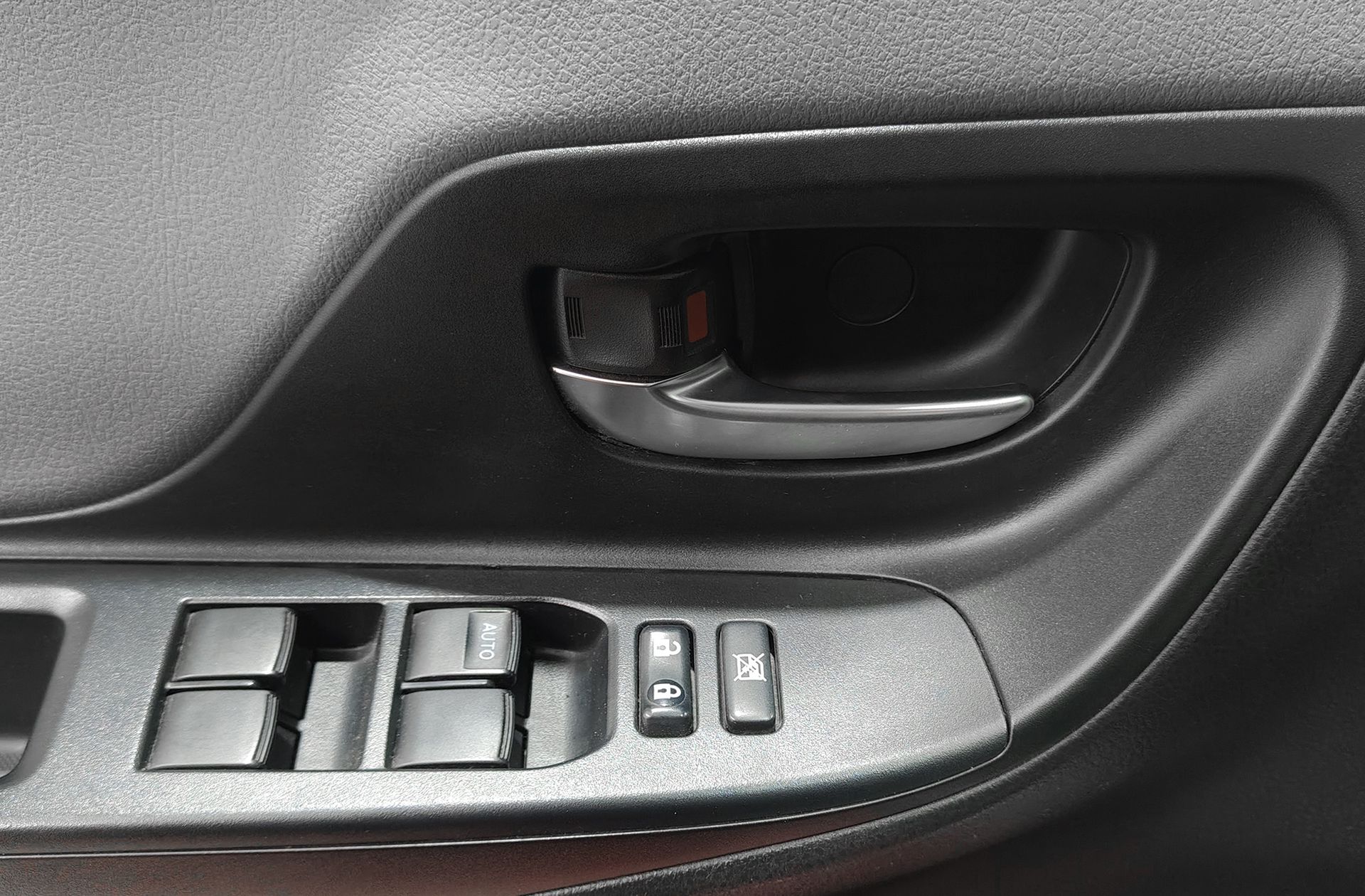Toyota Yaris 70 Active - foto 33
