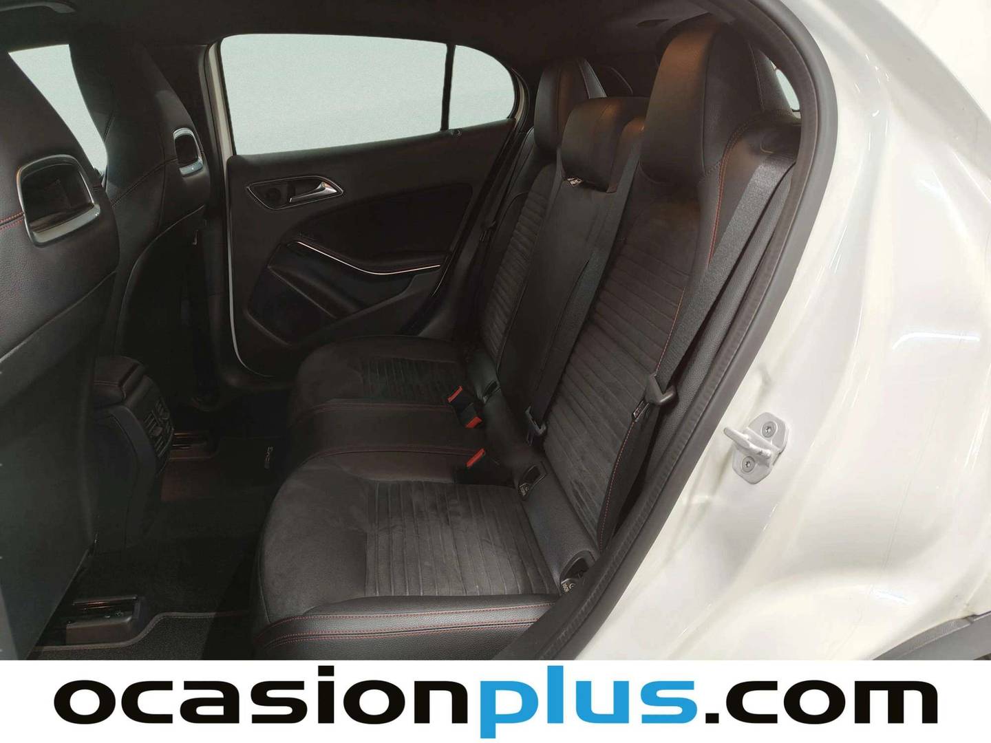Foto asientos traseros Mercedes GLA Mercedes-Benz GLA 220 d AMG Line (177 CV)