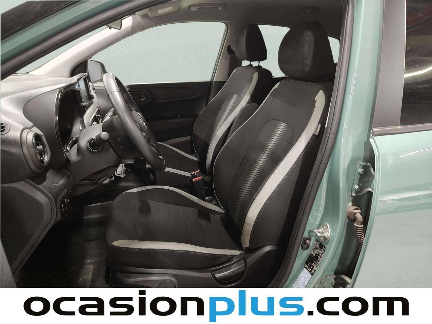 Foto asientos delanteros Hyundai i10 Hyundai i10 1.2 Tecno 2C (84 CV)