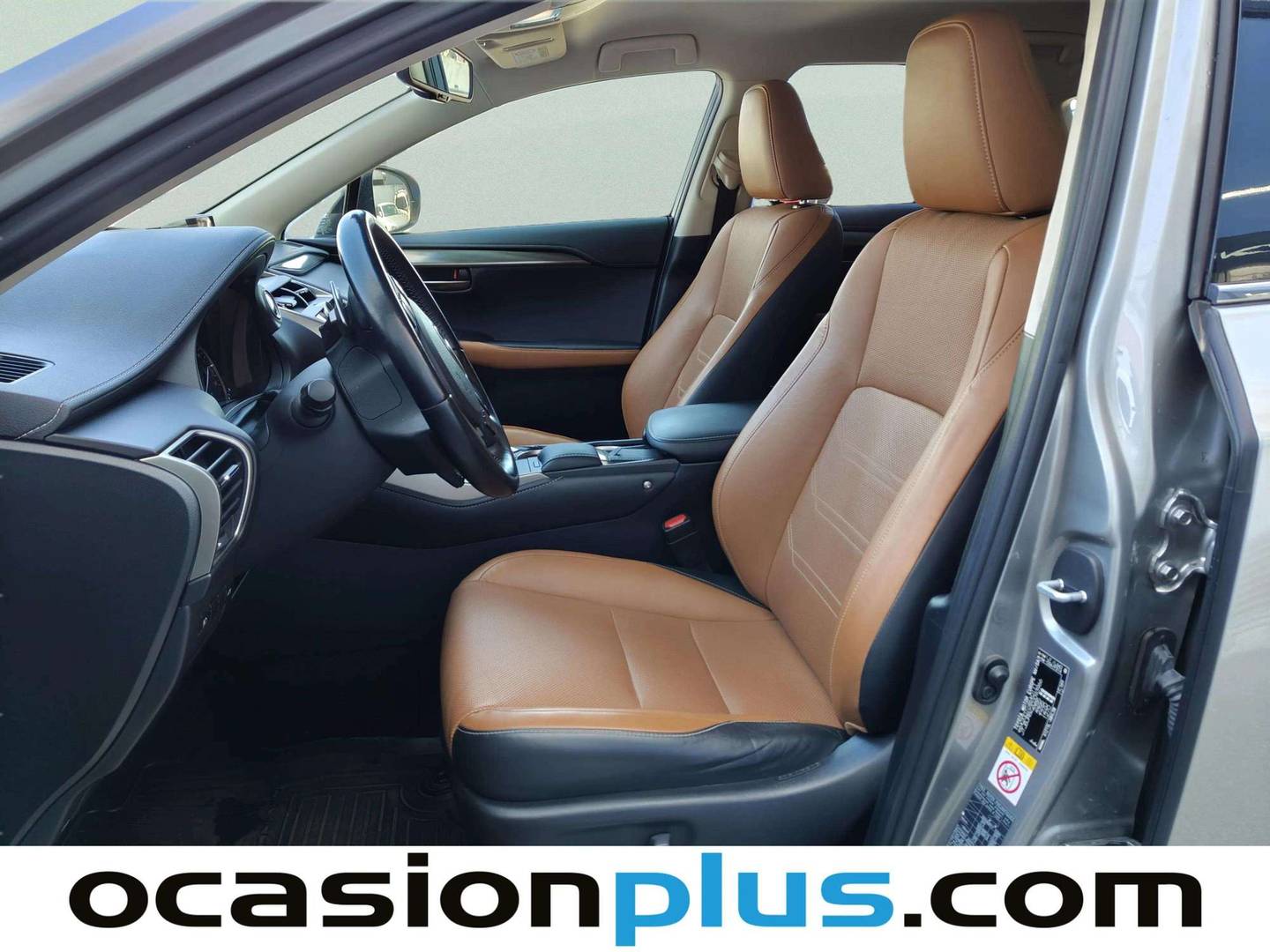 Foto asientos delanteros Lexus NX Lexus NX 300h Executive Navigation 4WD (197 CV)