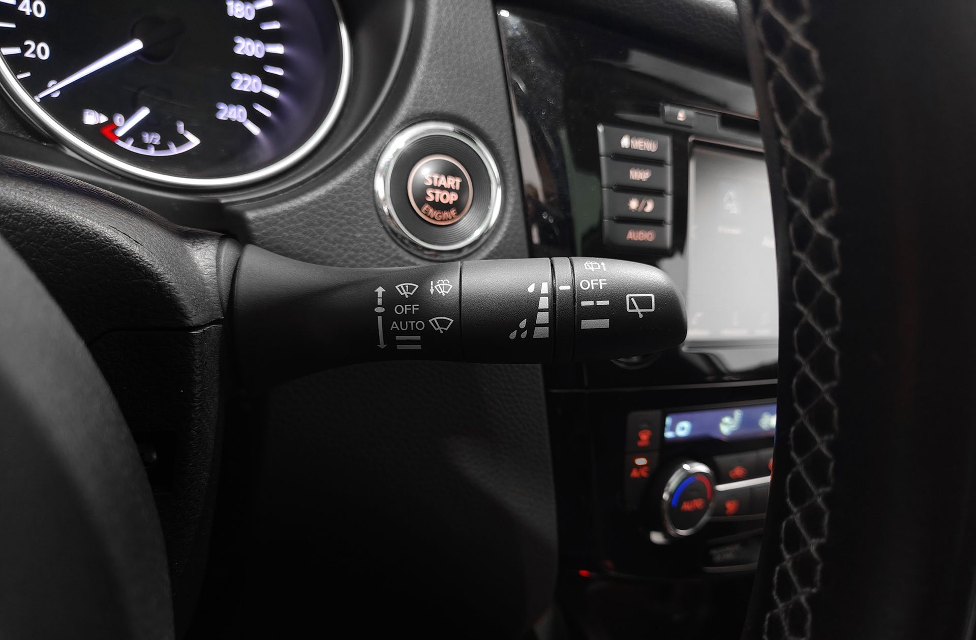 Nissan Qashqai DIG-T 160 N-Connecta 4x2 DCT - foto 28